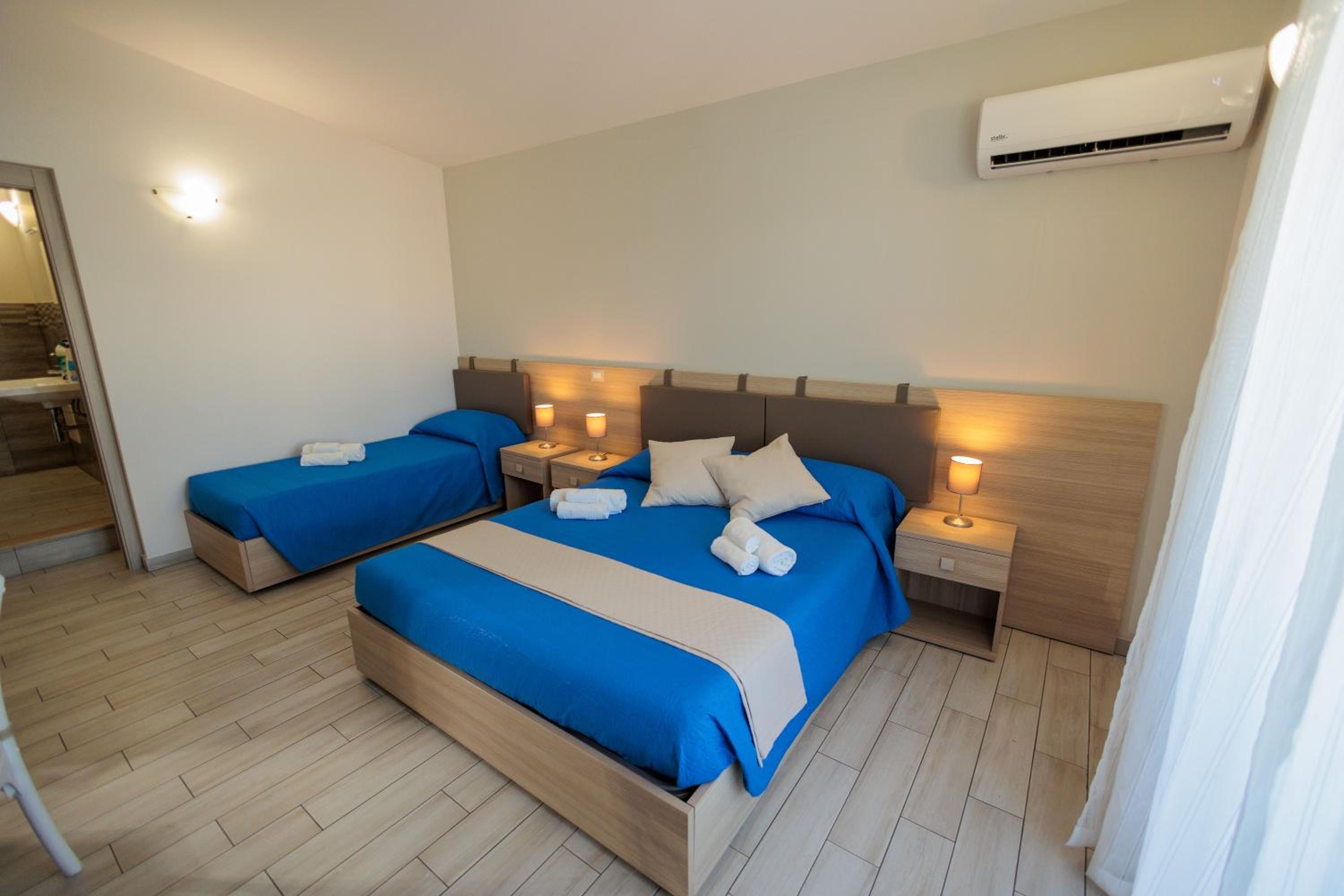 Triple Room with Private Bathroom - Photo 39