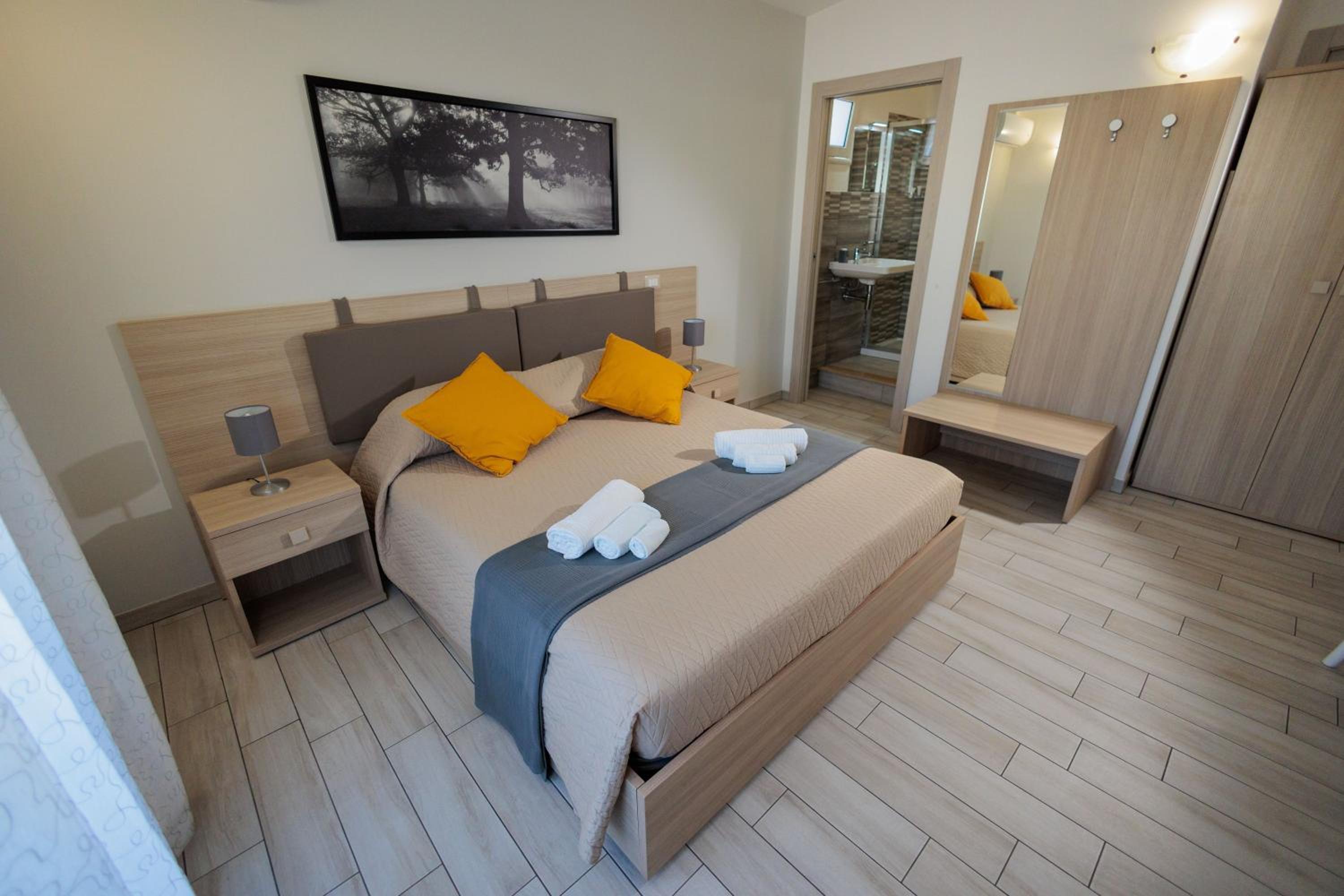 Triple Room with Private Bathroom - Photo 4