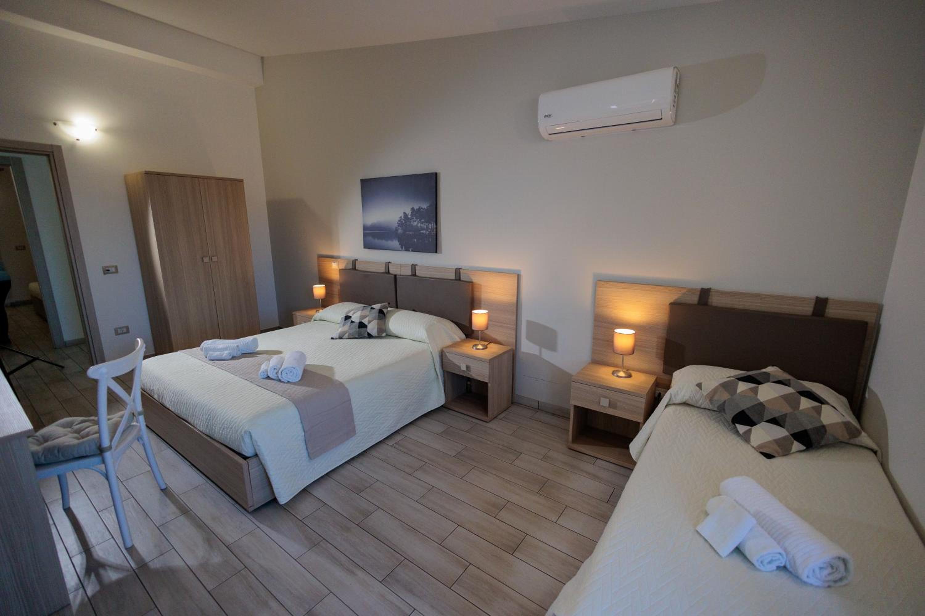 Triple Room with Private Bathroom - Photo 48