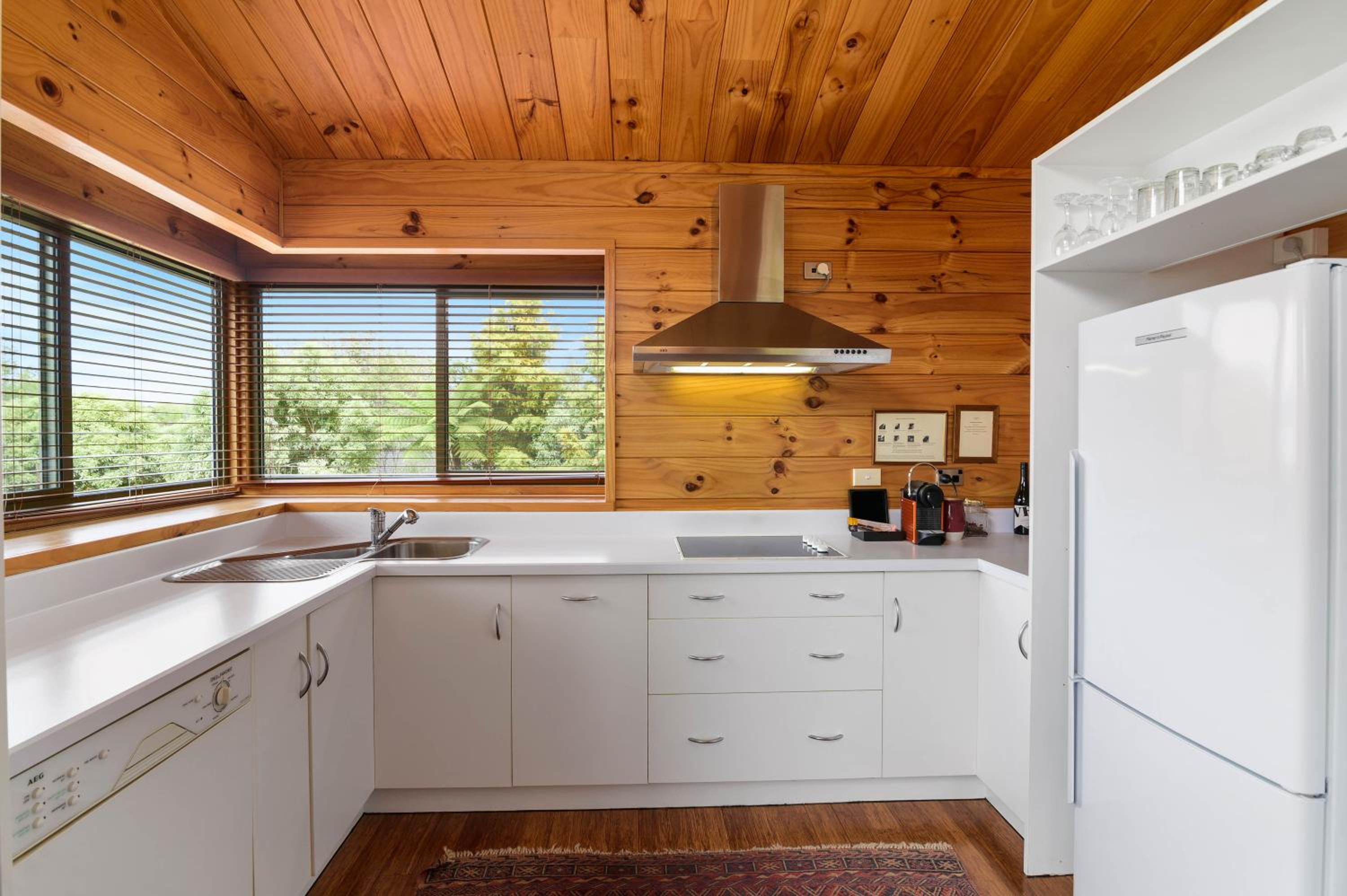 One-Bedroom Apartment with Lake View