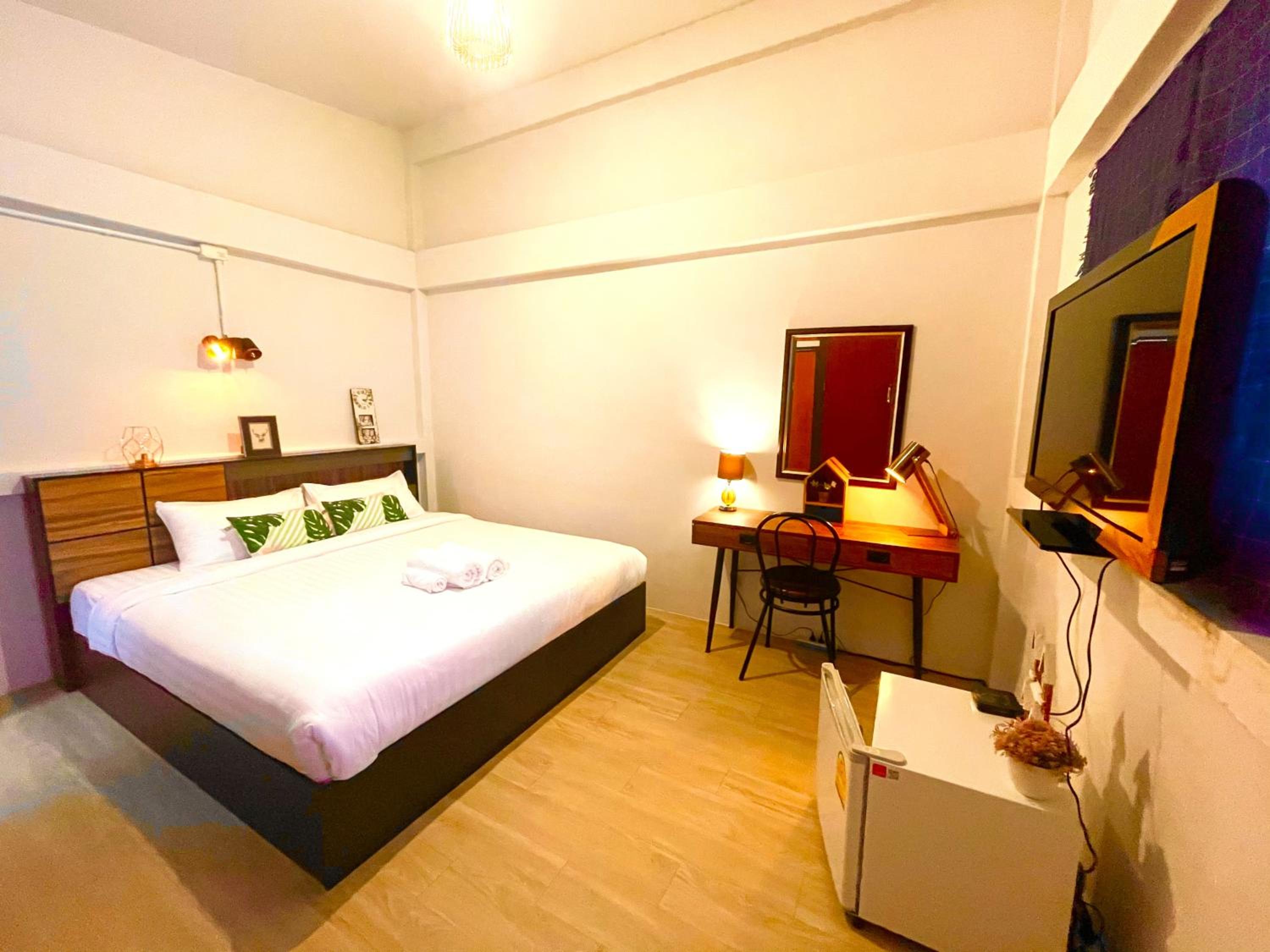 Deluxe King Room photo 1