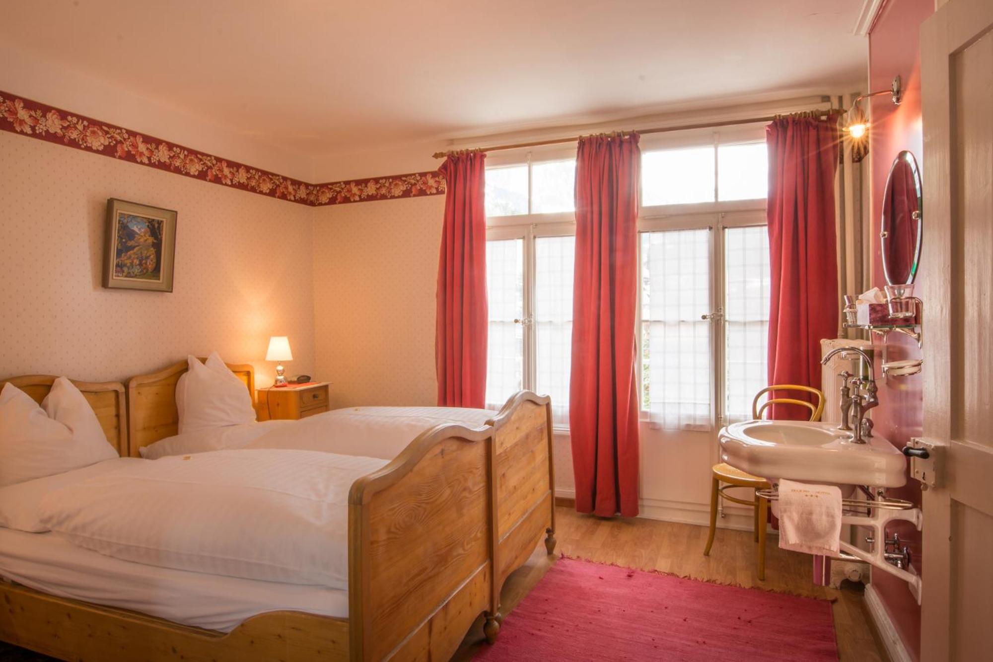 Double or Twin Room with Mountain View photo 3