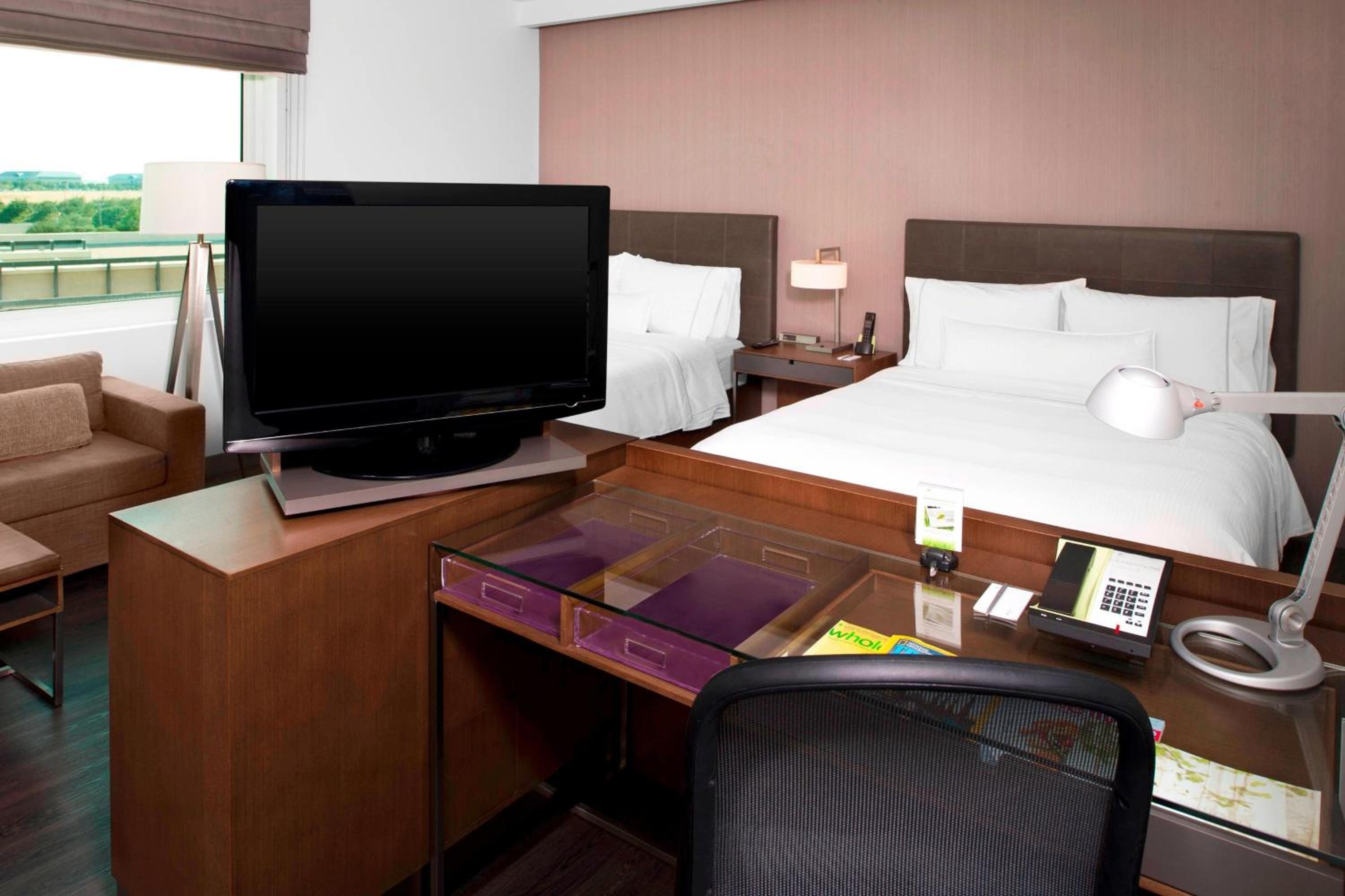 Studio with Two Queen Beds and Roll-In Shower - Mobility and Hearing Accessible