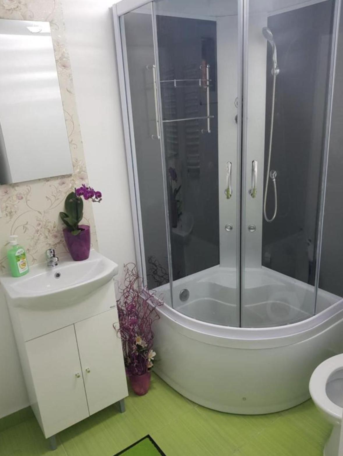 Studio Apartment - Photo 2