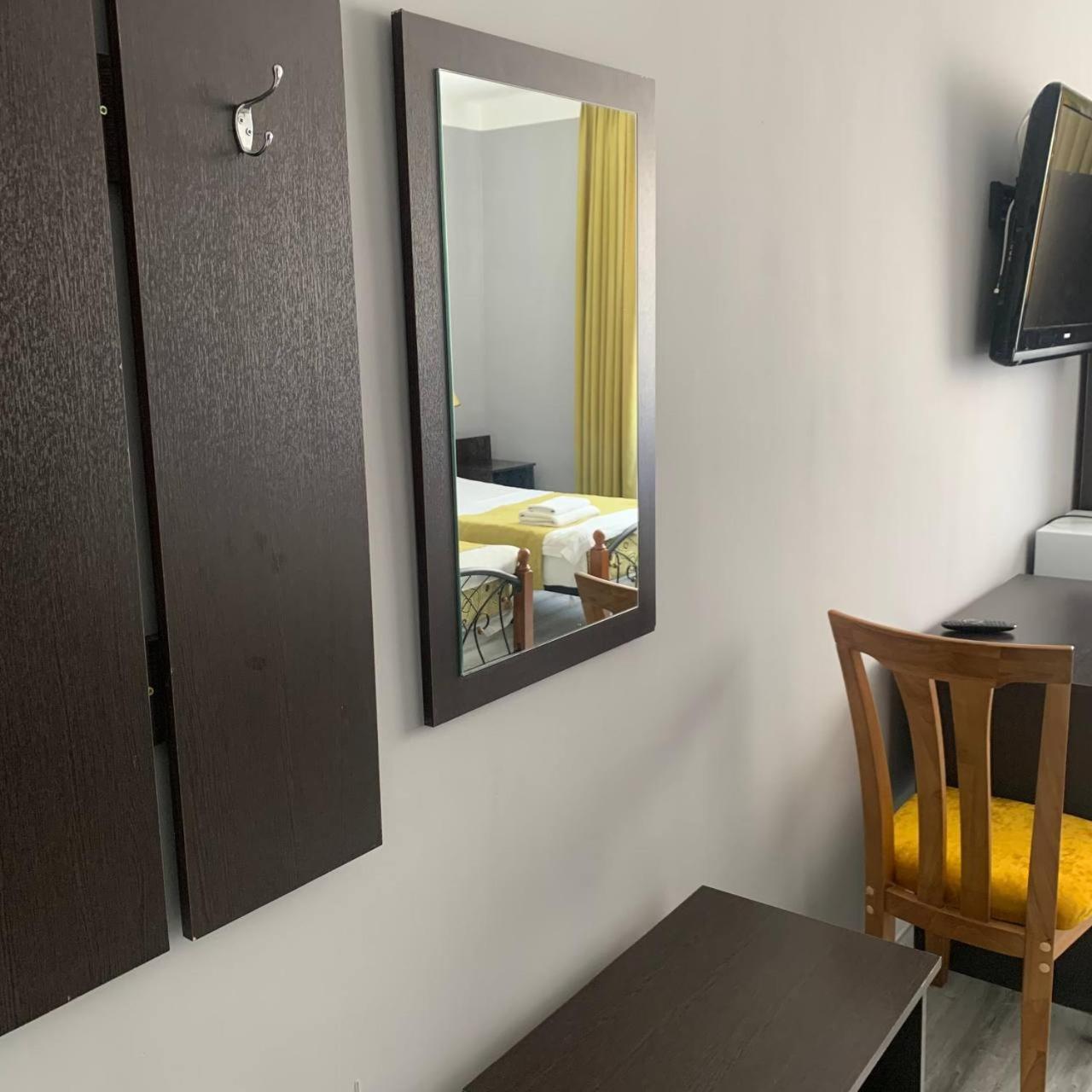 Budget Twin Room photo 2