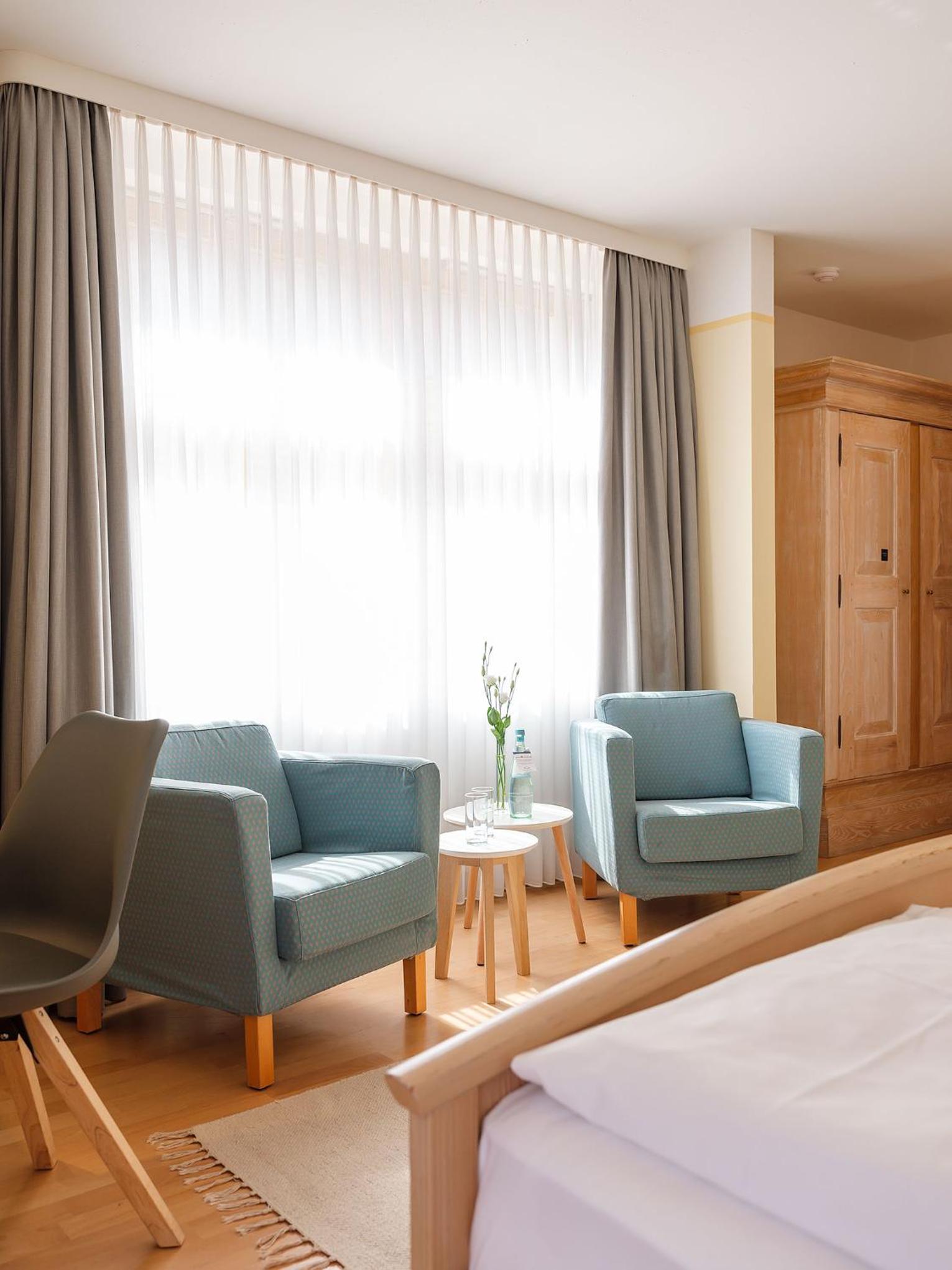 Double Room thumbnail 5