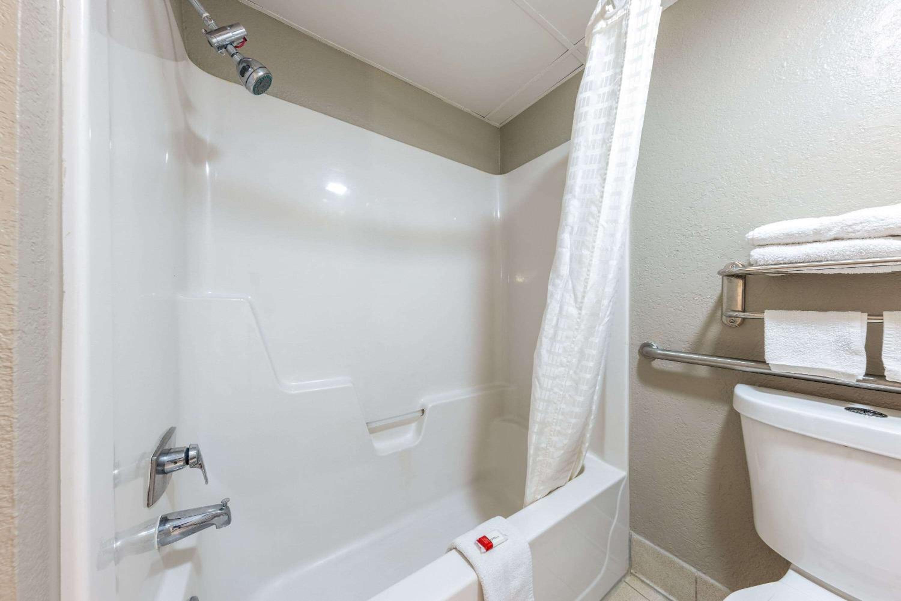 King Room - Mobility Access/Non-Smoking - Photo 3