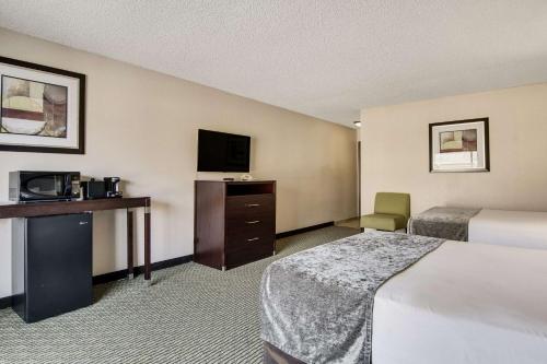 Suite with Two Queen Beds - Accessible/Non-Smoking