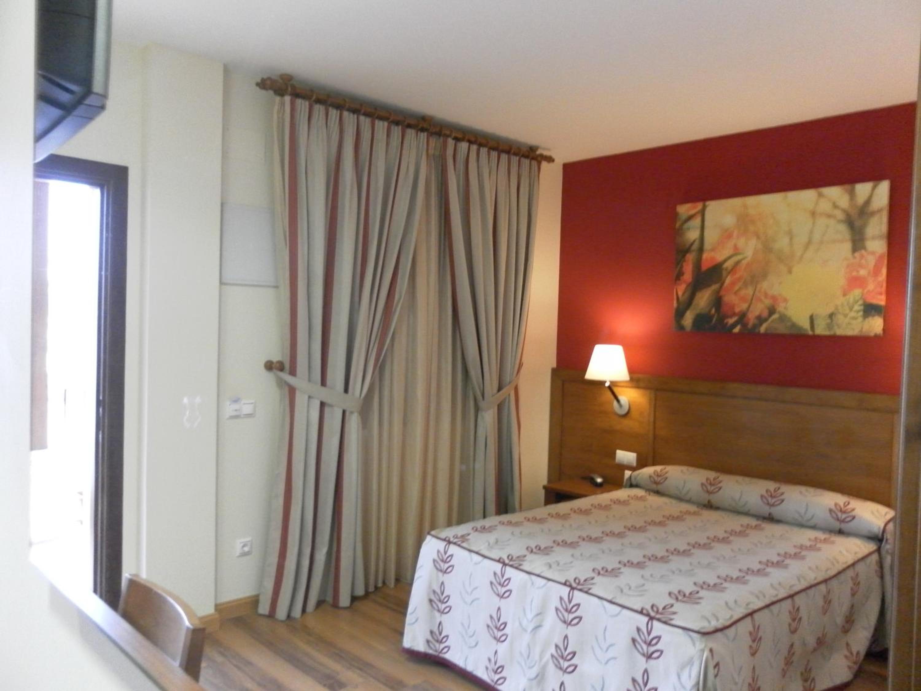 Double Room - Disability Access photo 2