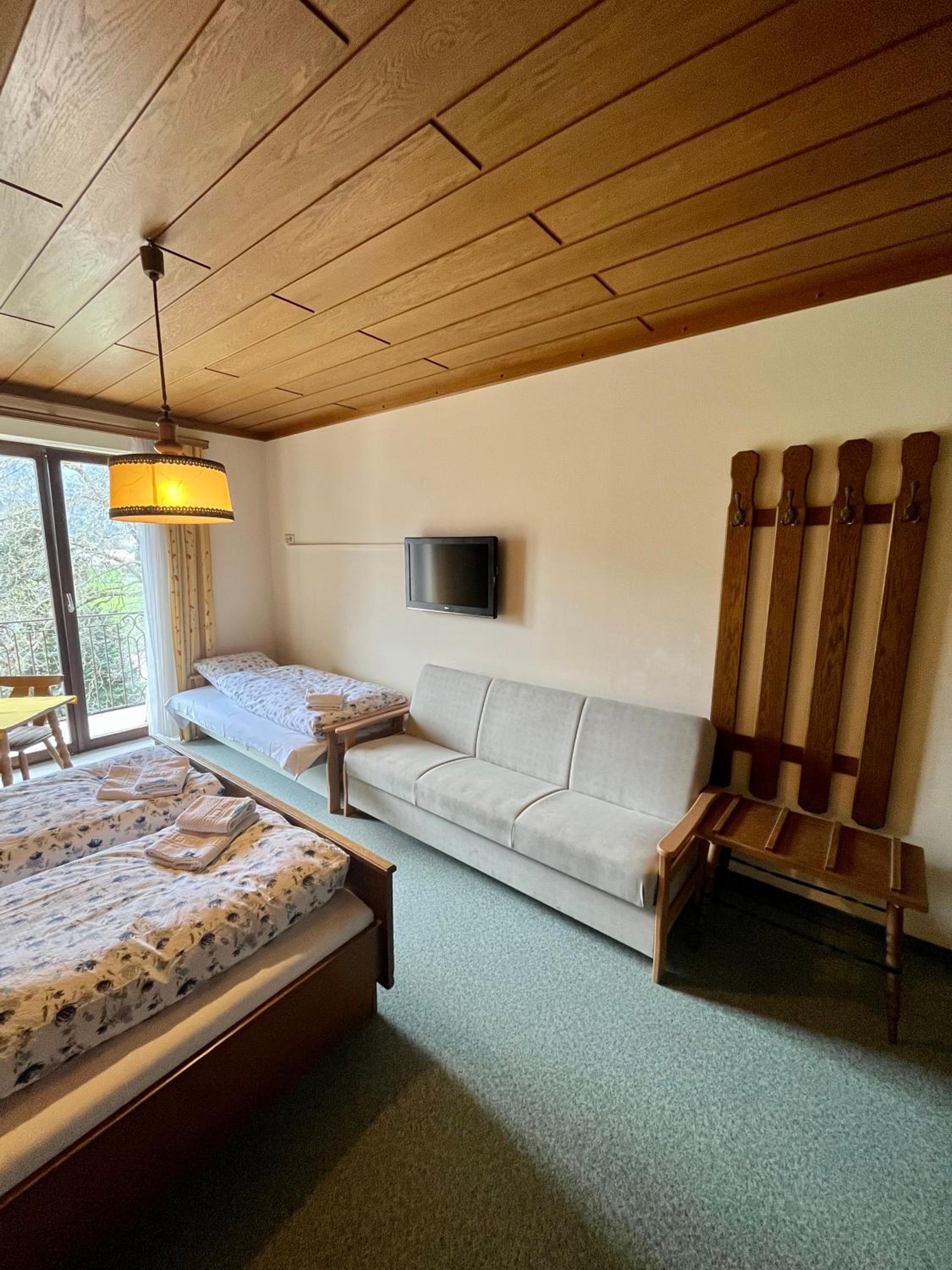 Classic Triple Room - Photo 2
