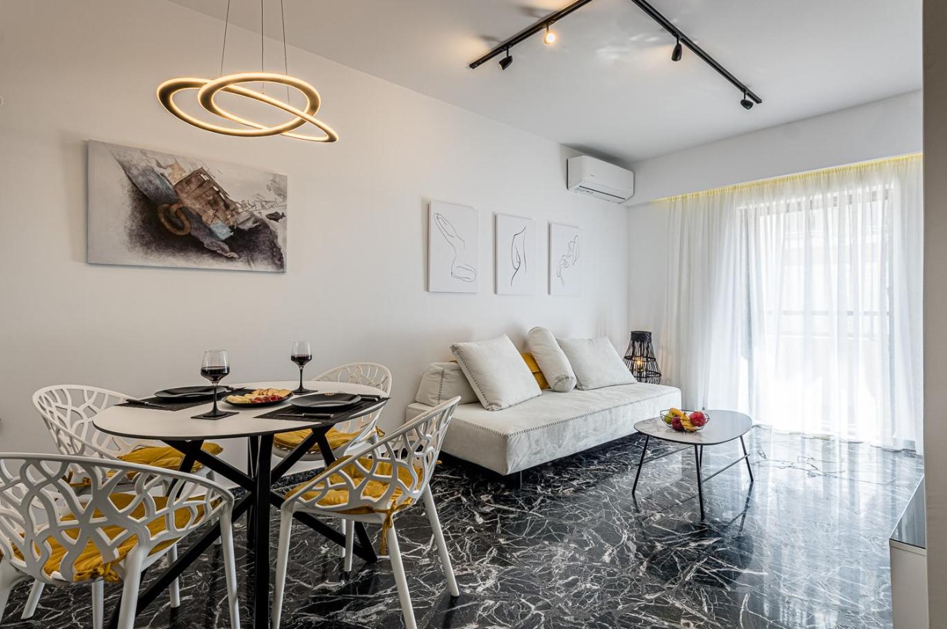 One-Bedroom Apartment