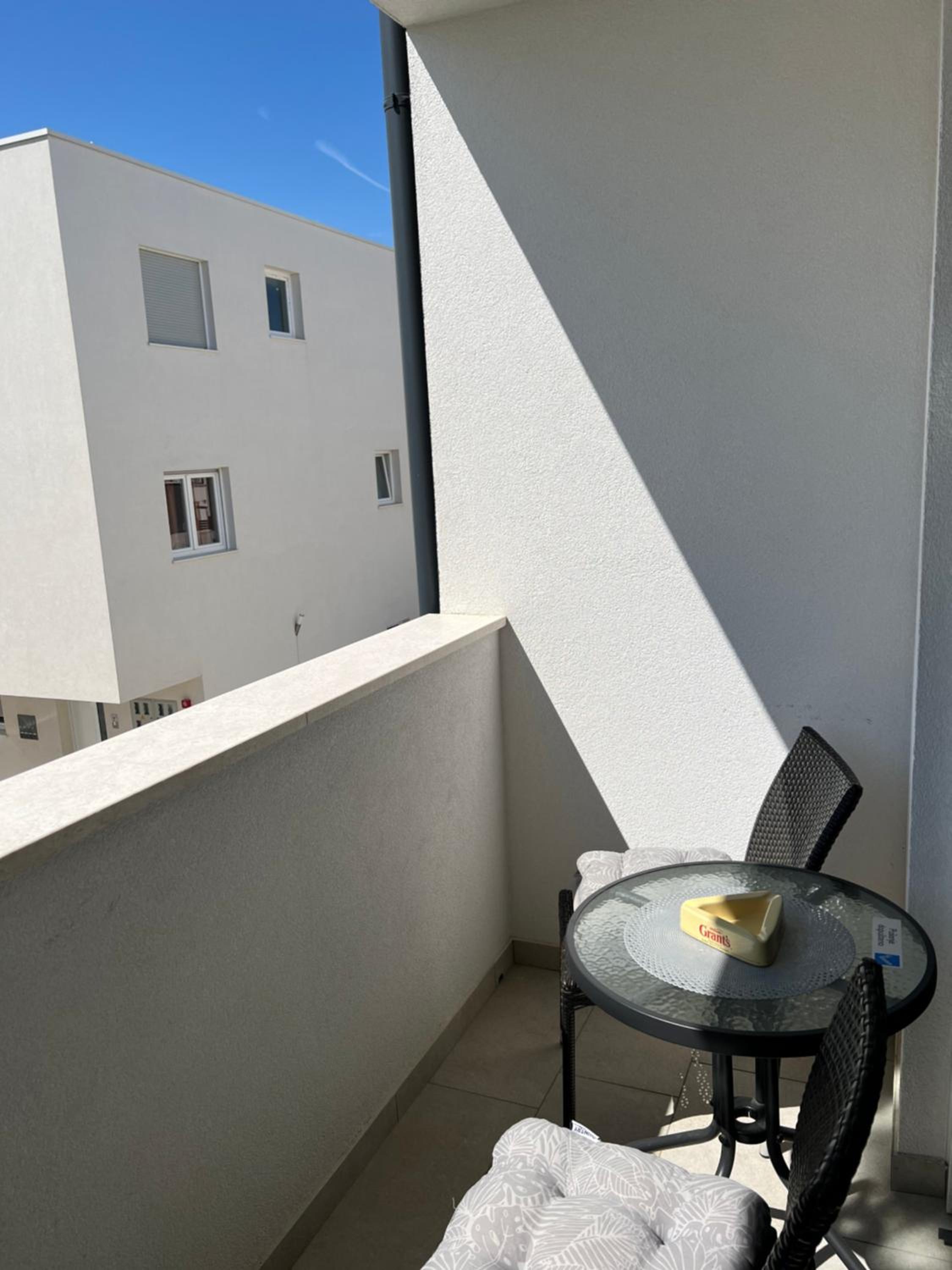 One-Bedroom Apartment - Photo 8