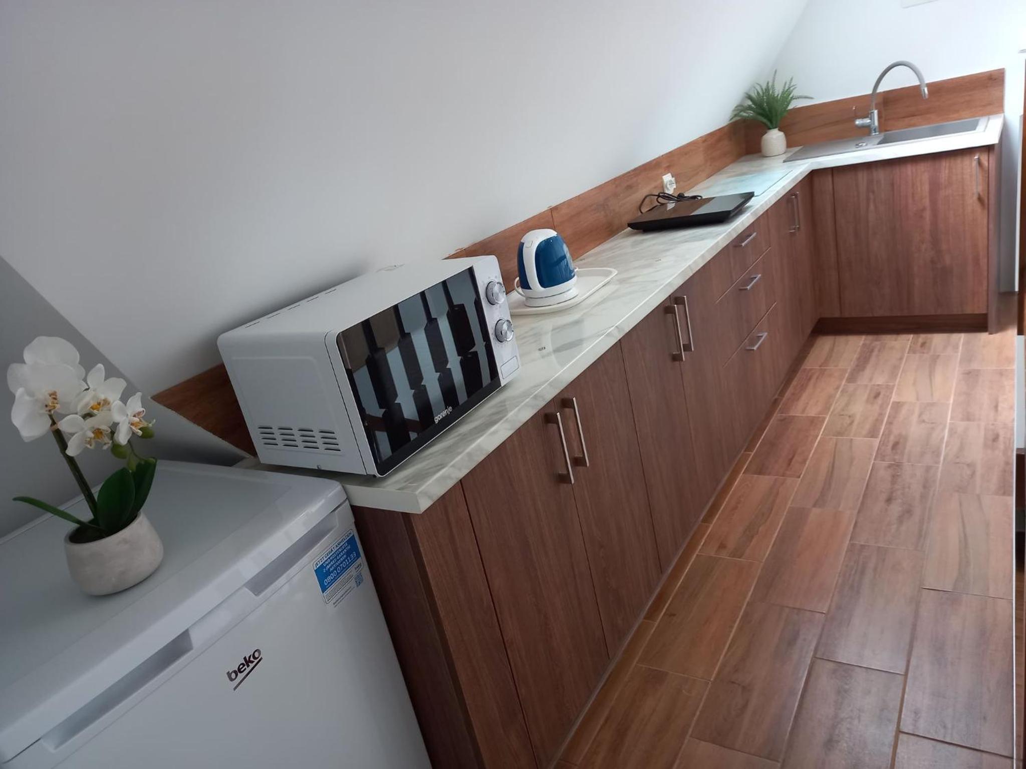 Quadruple Room with Private Bathroom - Photo 28