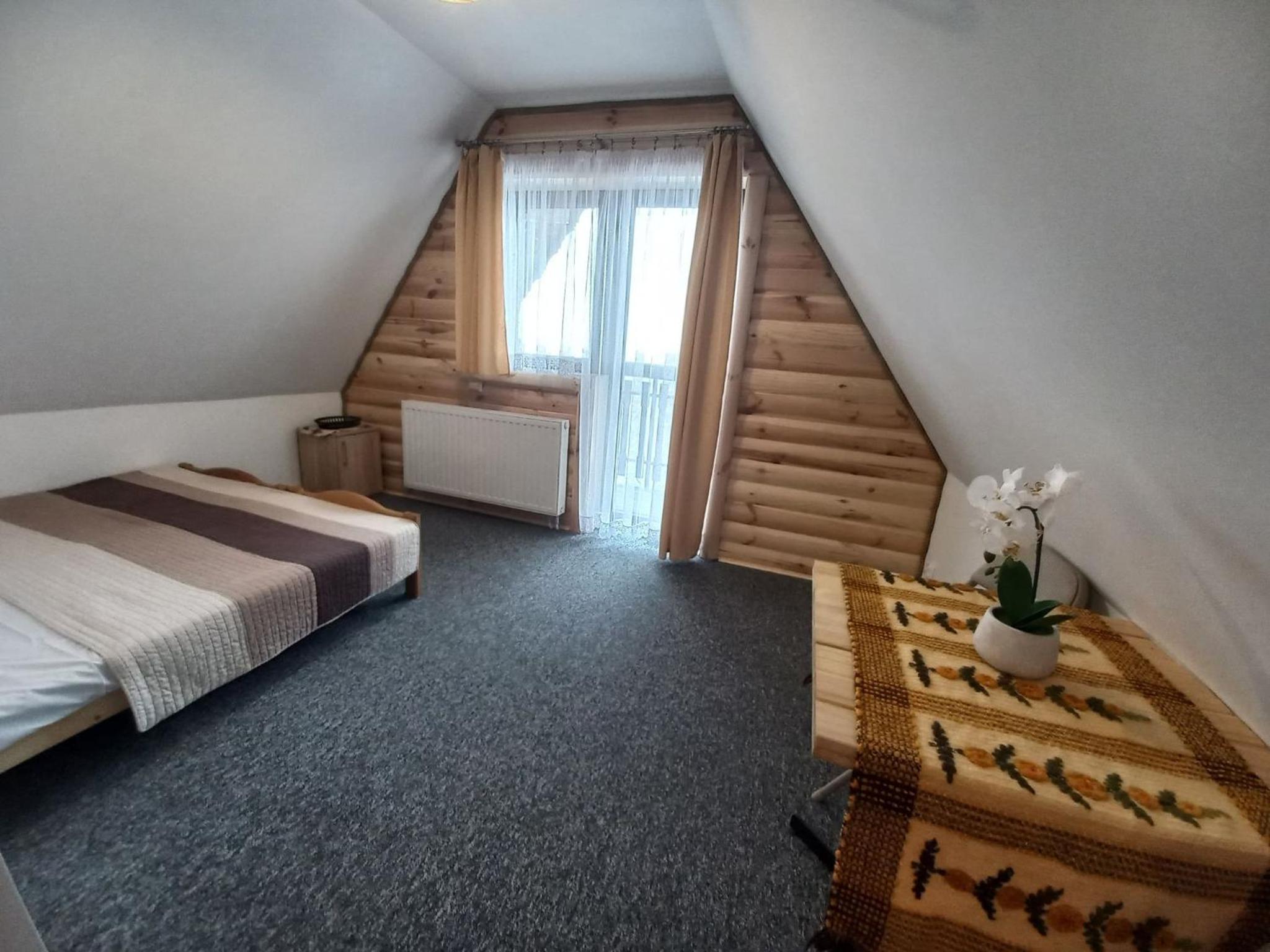 Quadruple Room with Private Bathroom - Photo 29