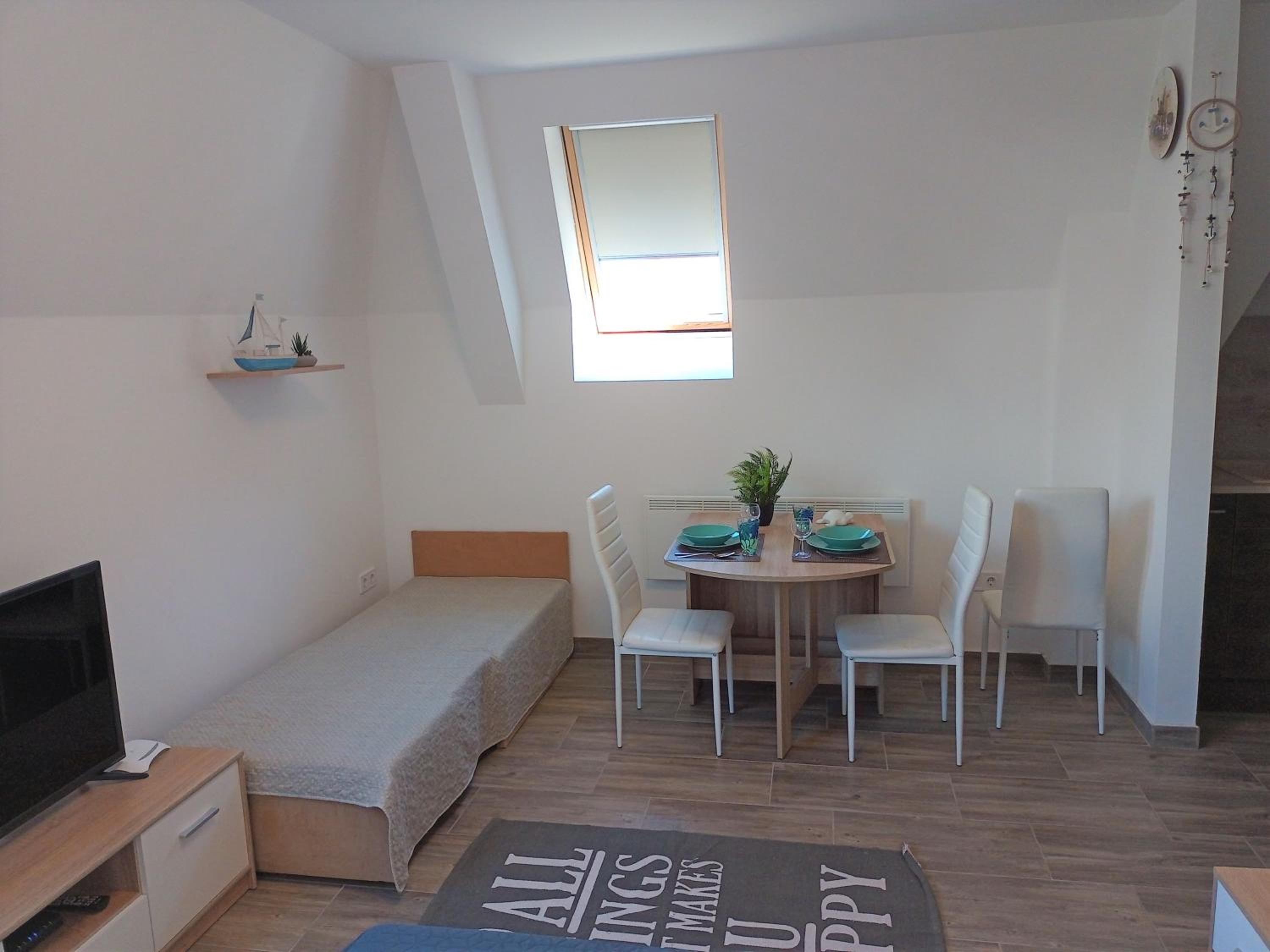 One-Bedroom Apartment photo 3
