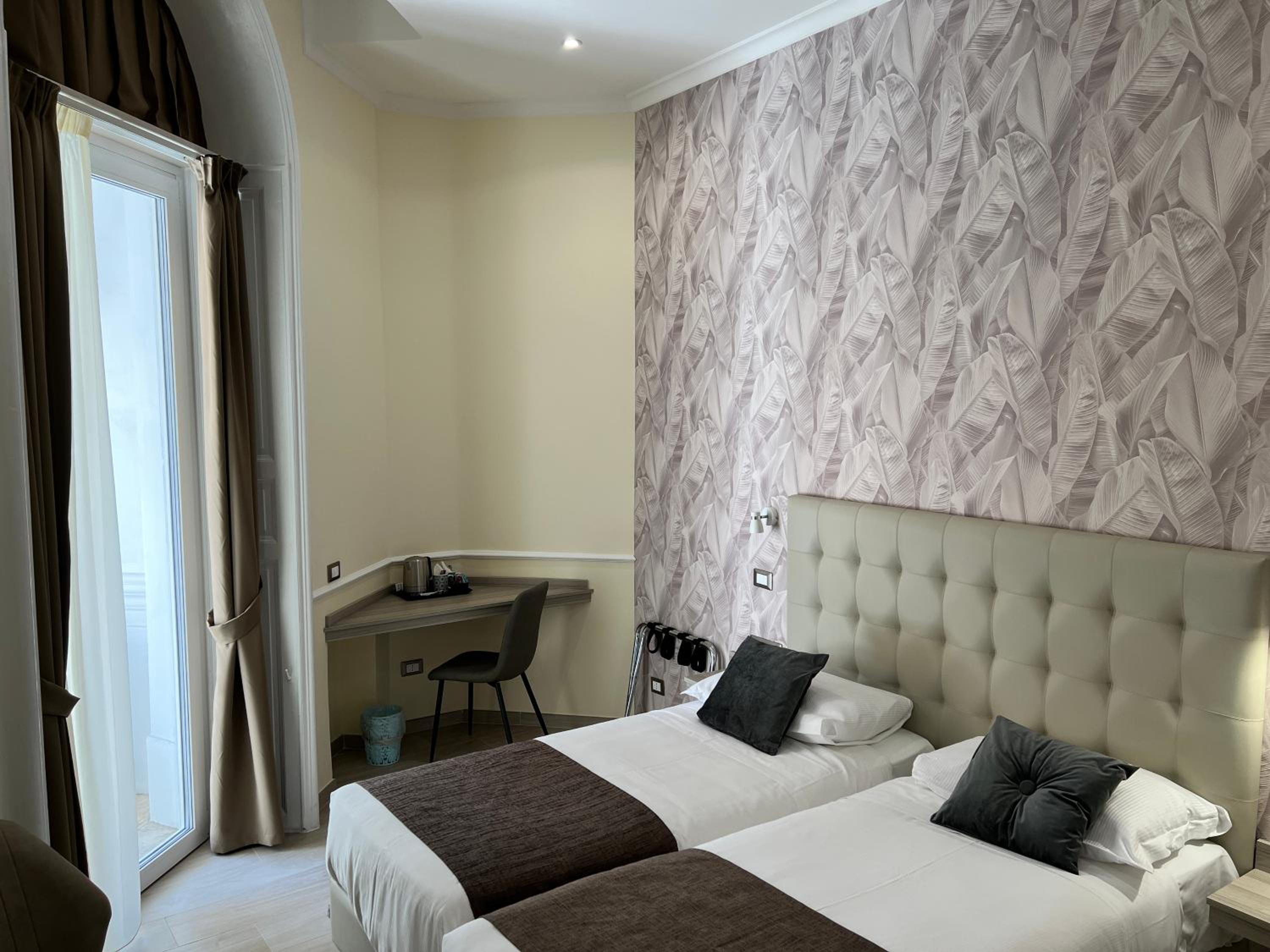 Large Double or Twin Room photo 1