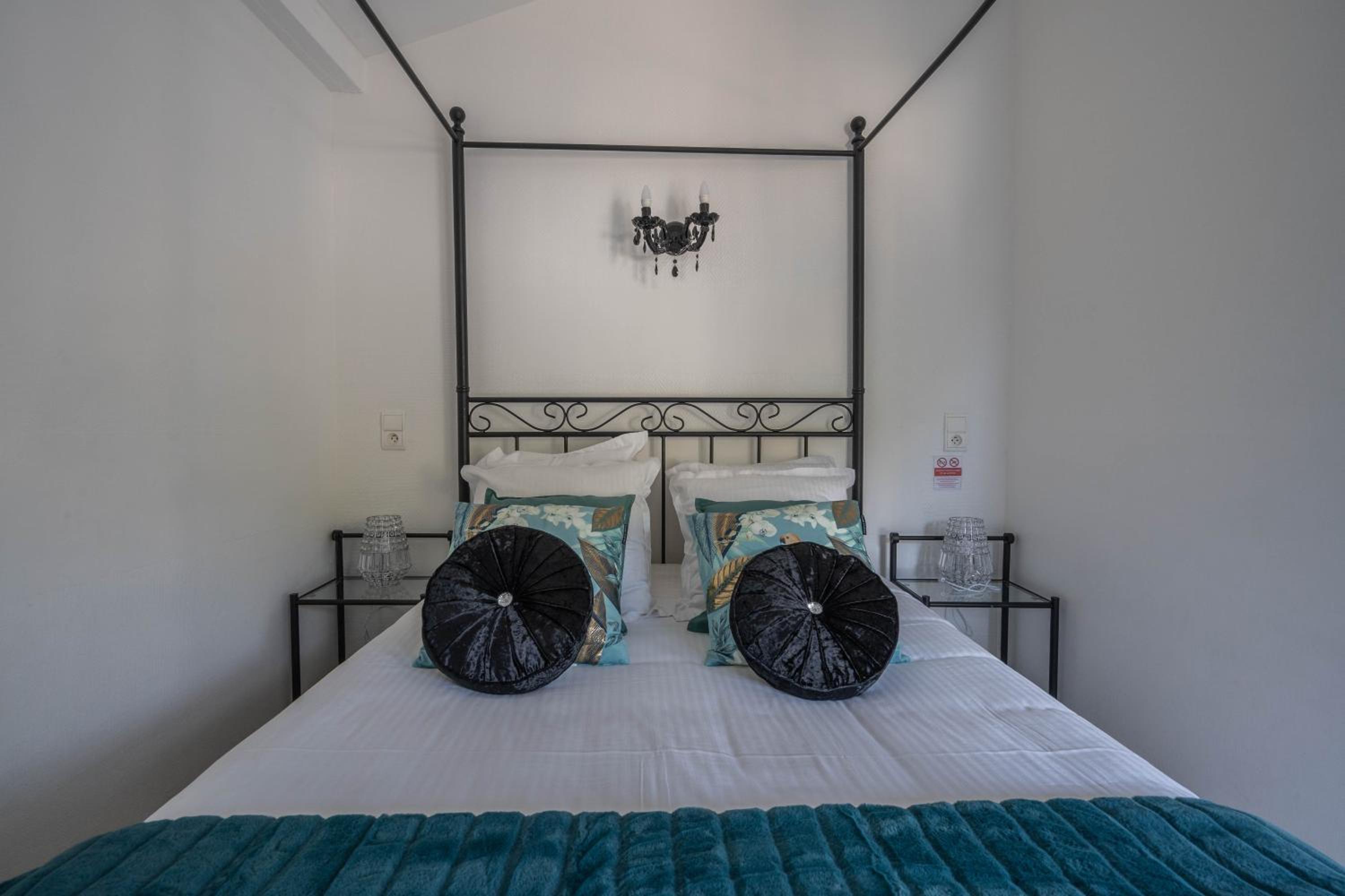 Superior Quadruple Room with air-conditioning and  with a partial sea view - Photo 1
