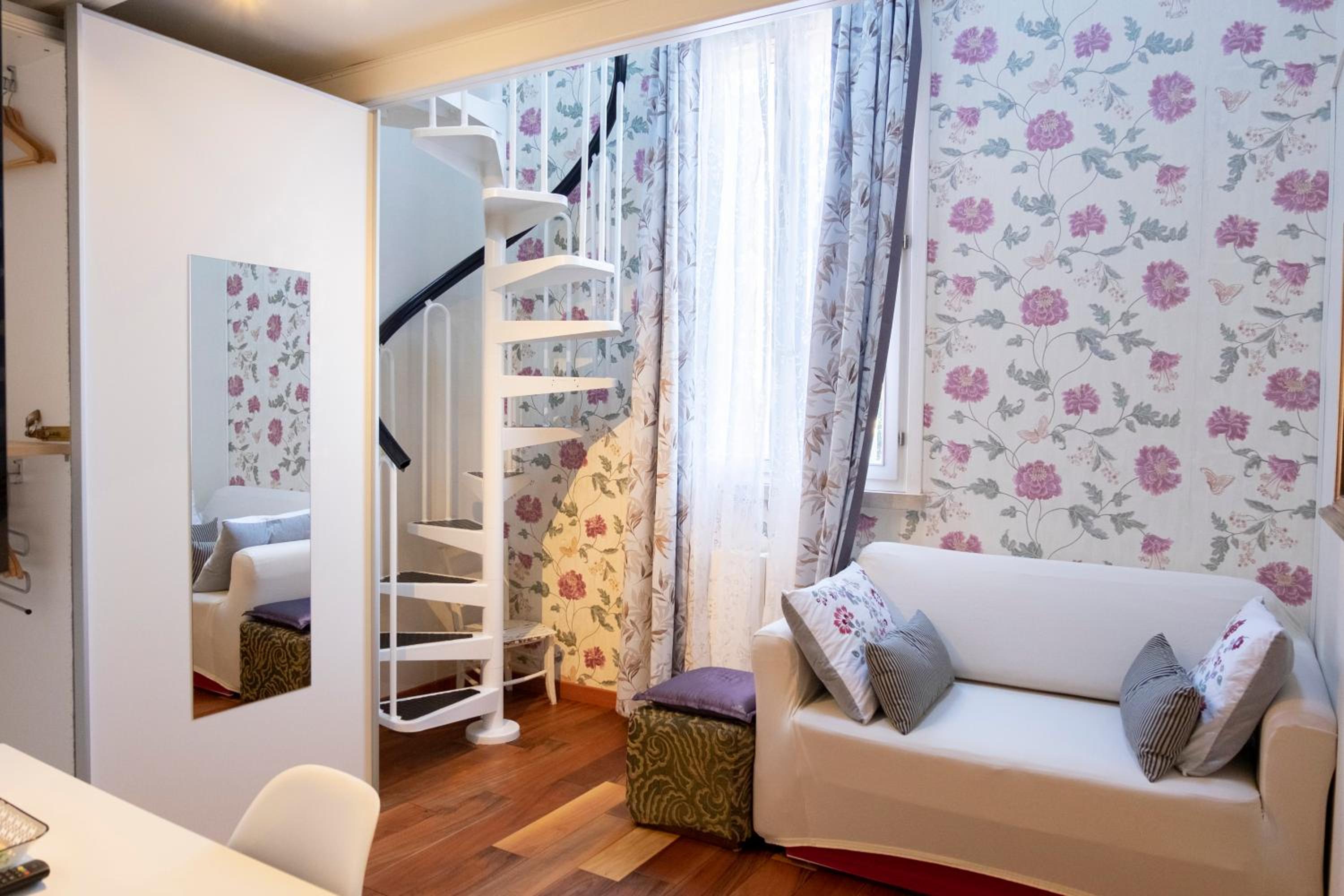 Double Room - Photo 14