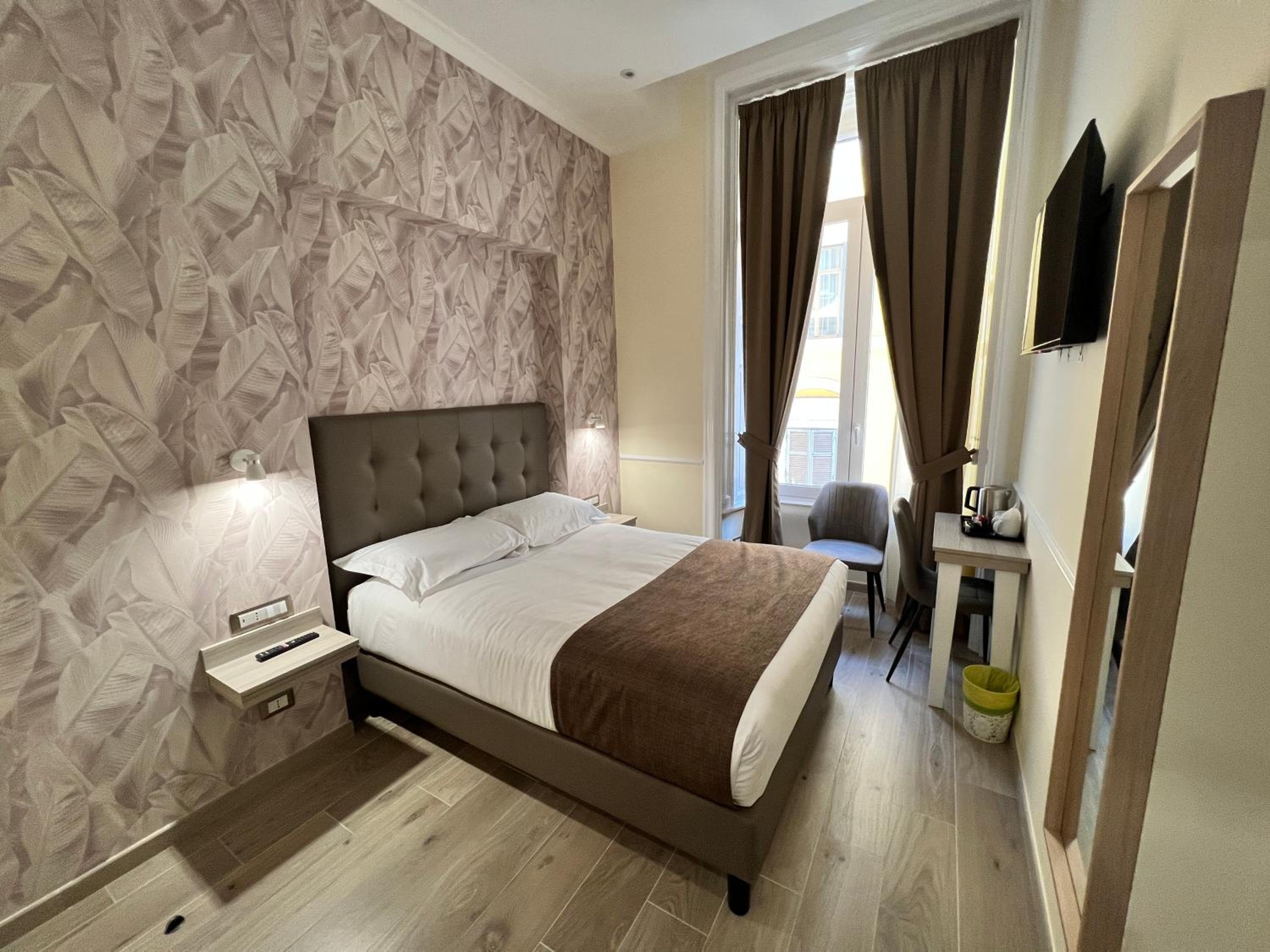 Large Single Room photo 1