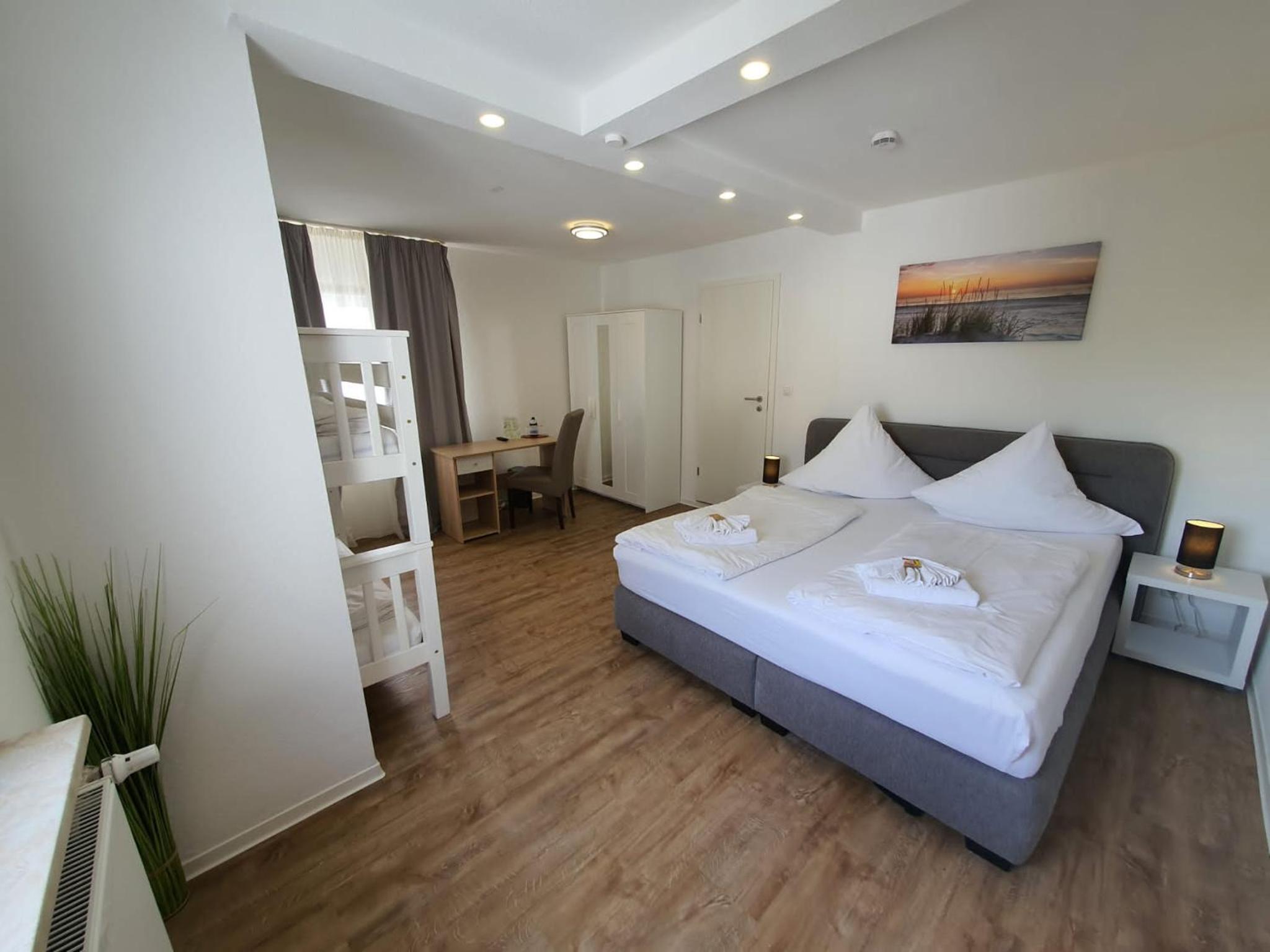 Deluxe Family Room - Photo 1
