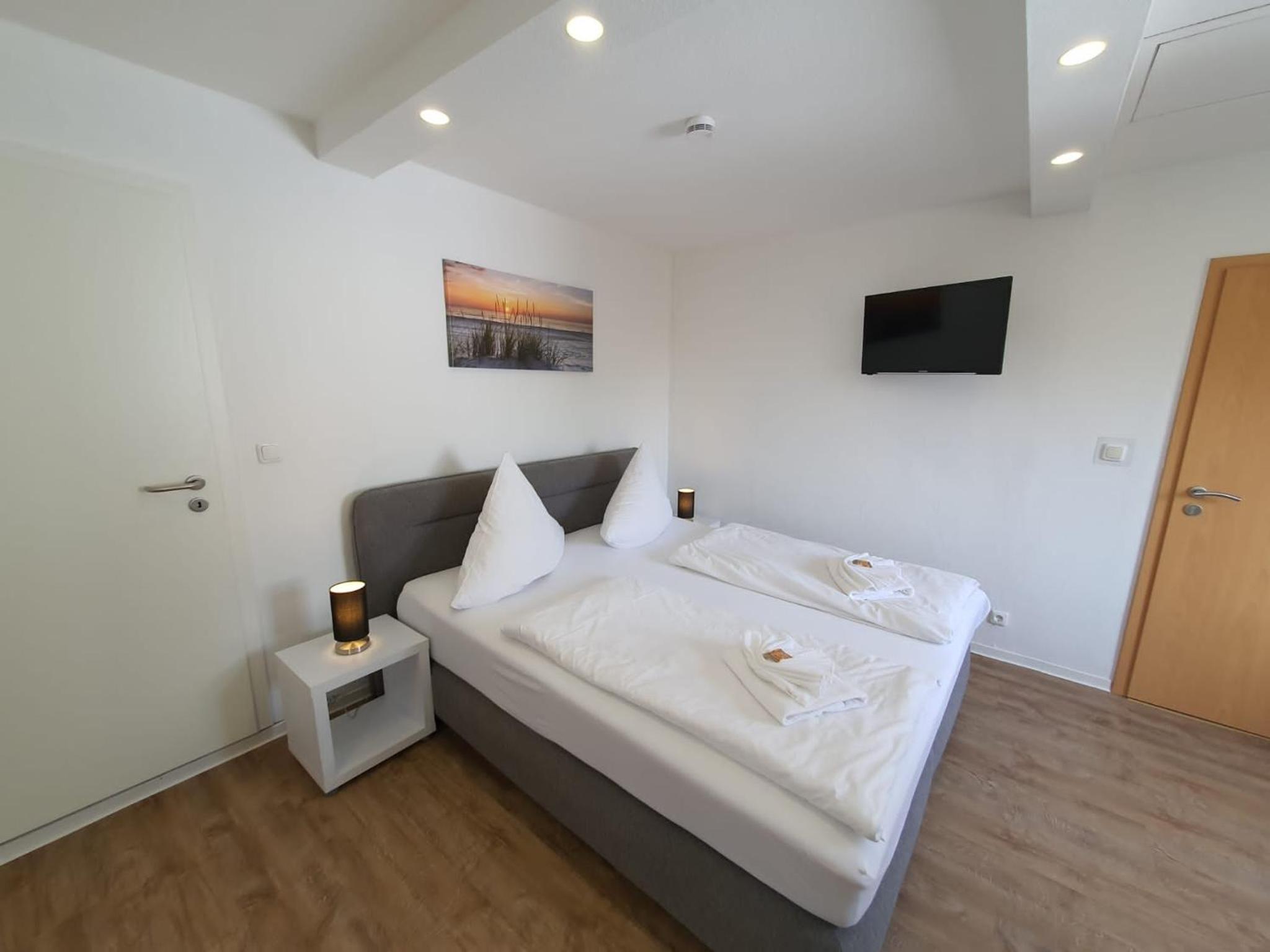 Deluxe Family Room - Photo 2
