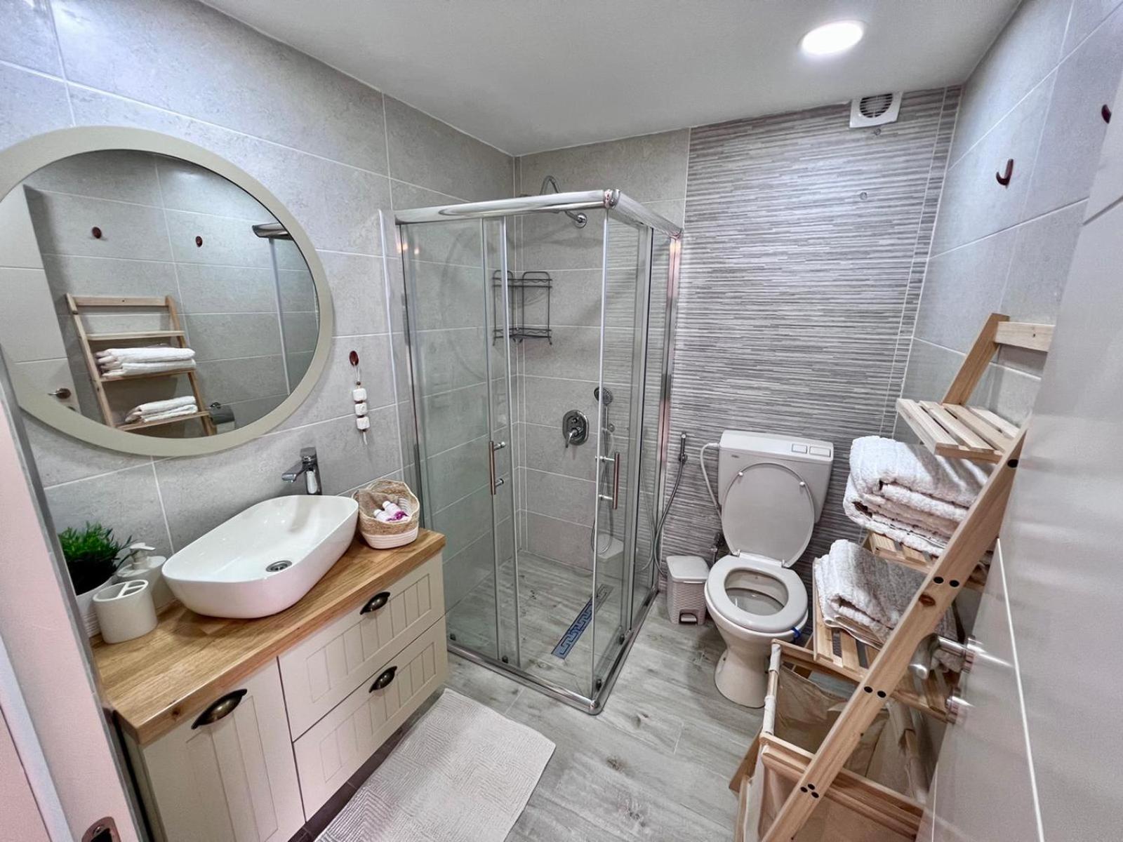 Family Suite with Balcony - Photo 20