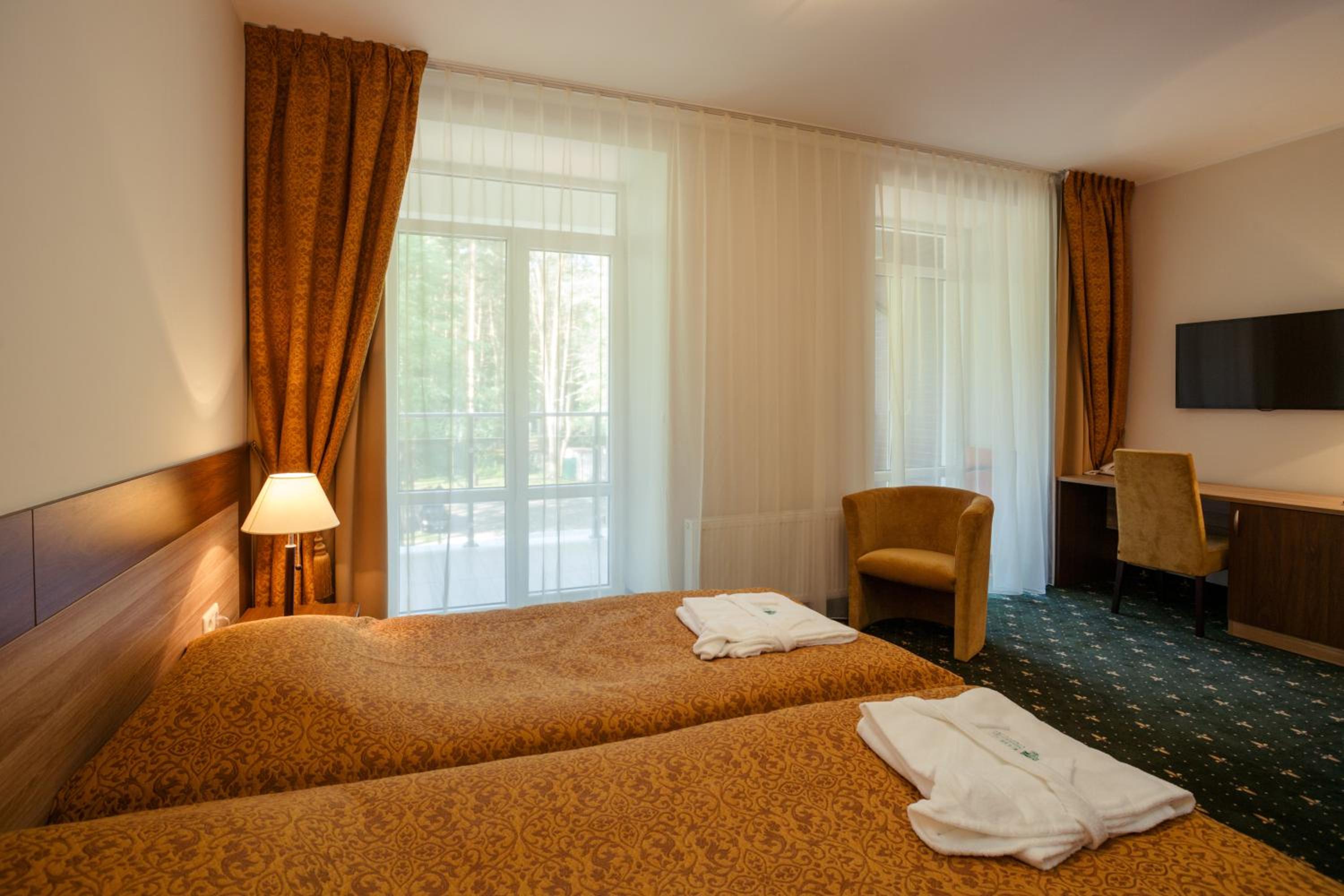 Twin Room - Photo 8