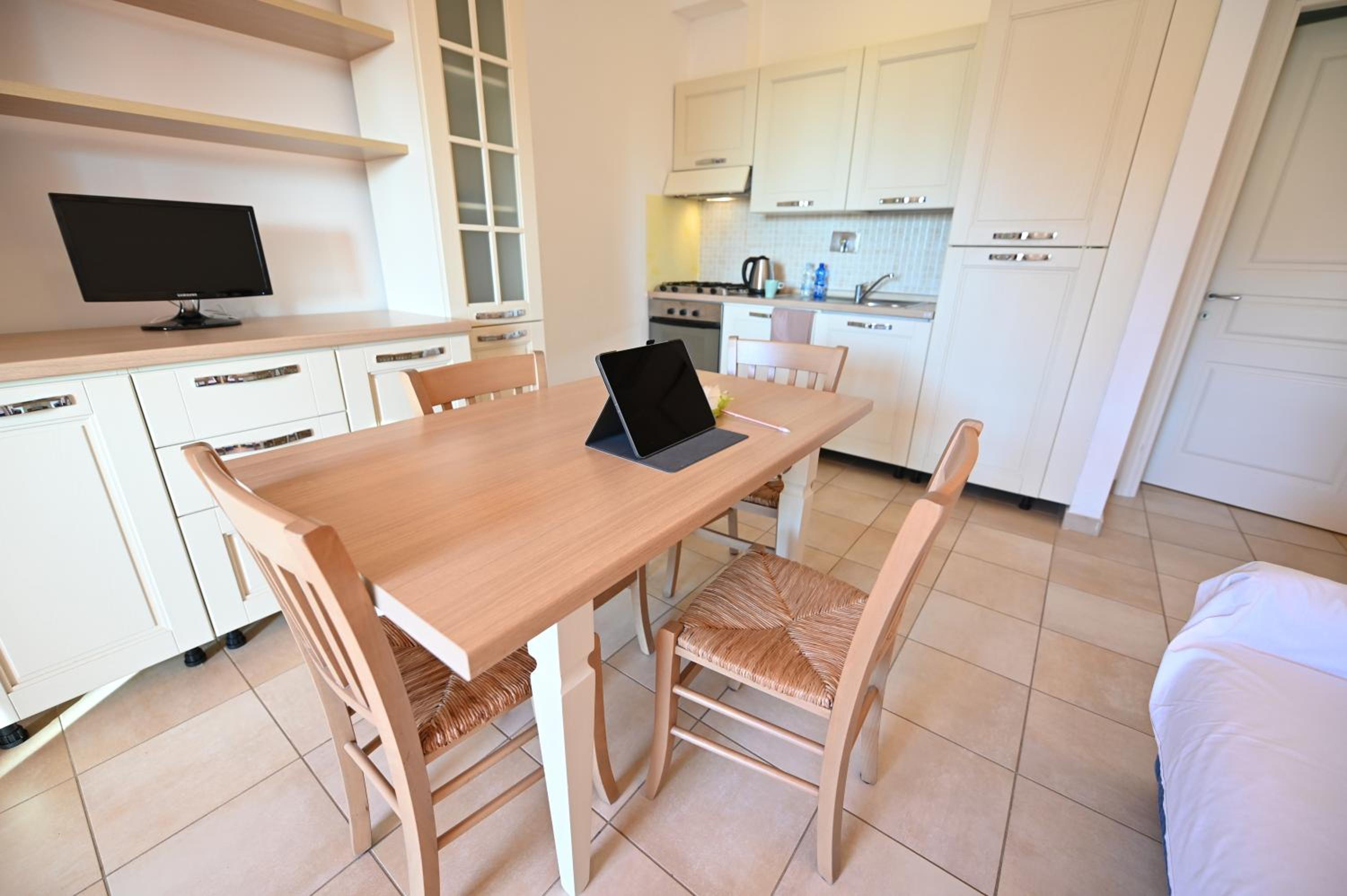 One-Bedroom Apartment - Photo 9