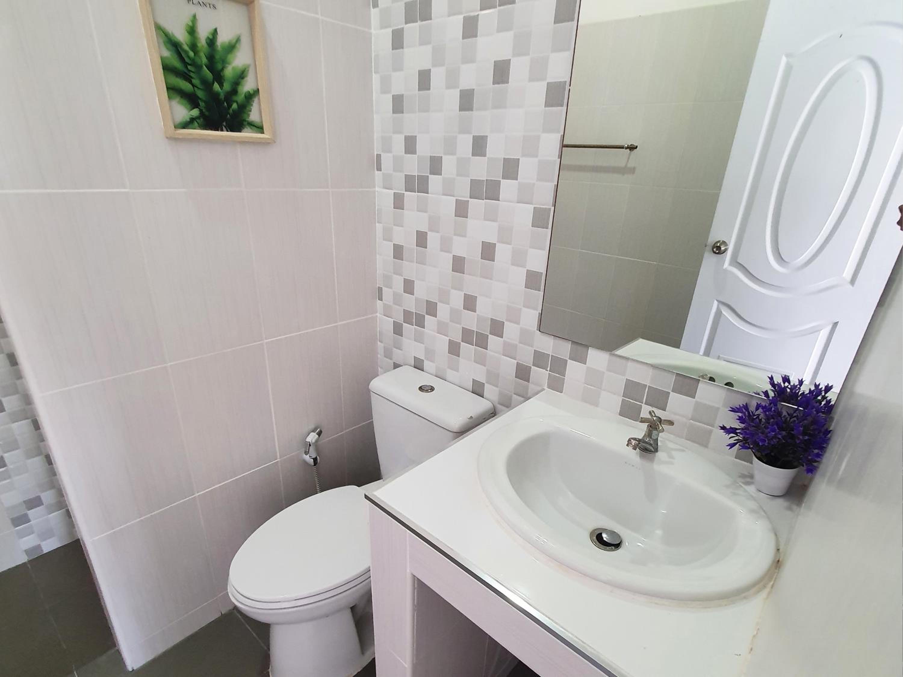 Double Room with Patio - Photo 9