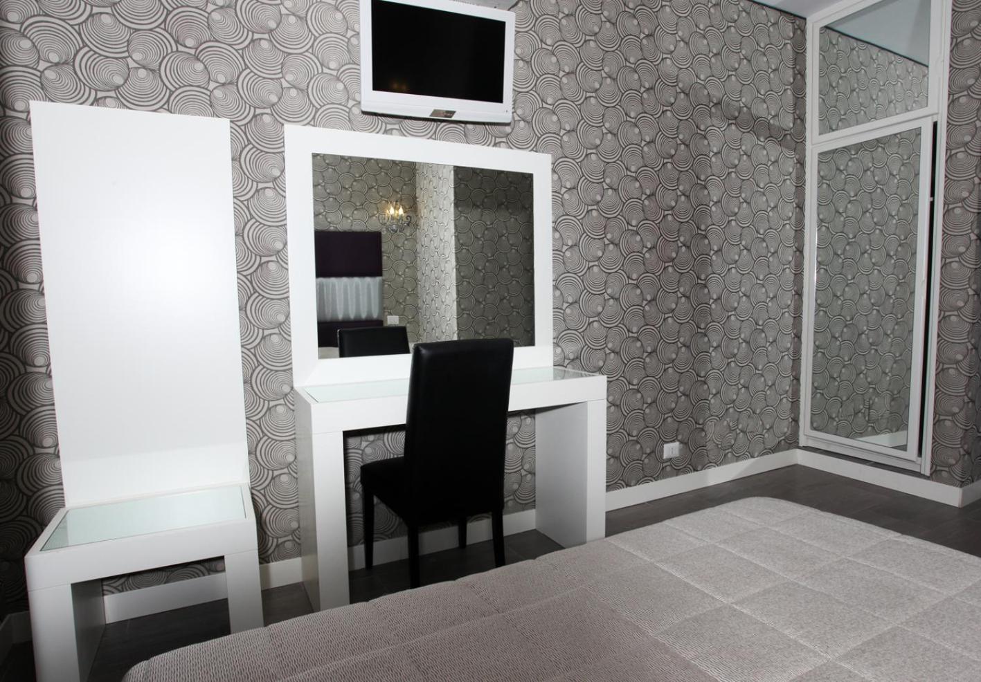 Superior Double or Twin Room - Photo 9