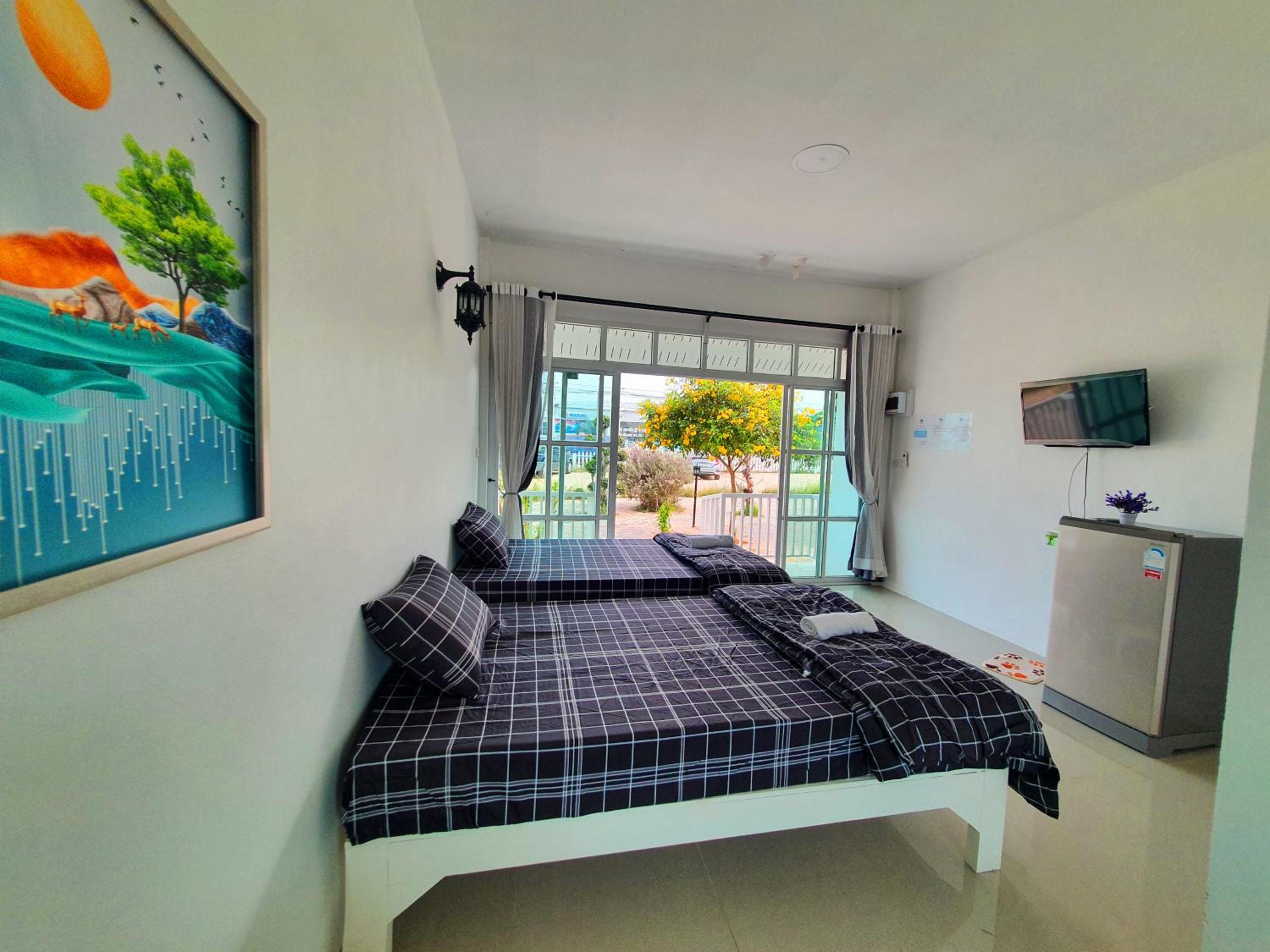 Double or Twin Room with Terrace - Photo 7