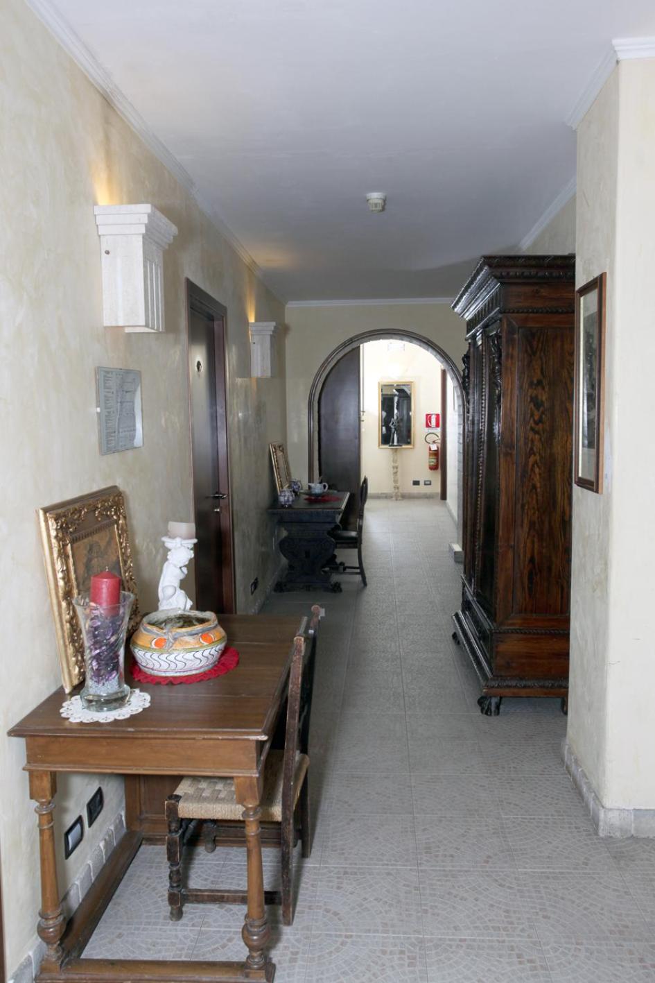 Double or Twin Room - Photo 5