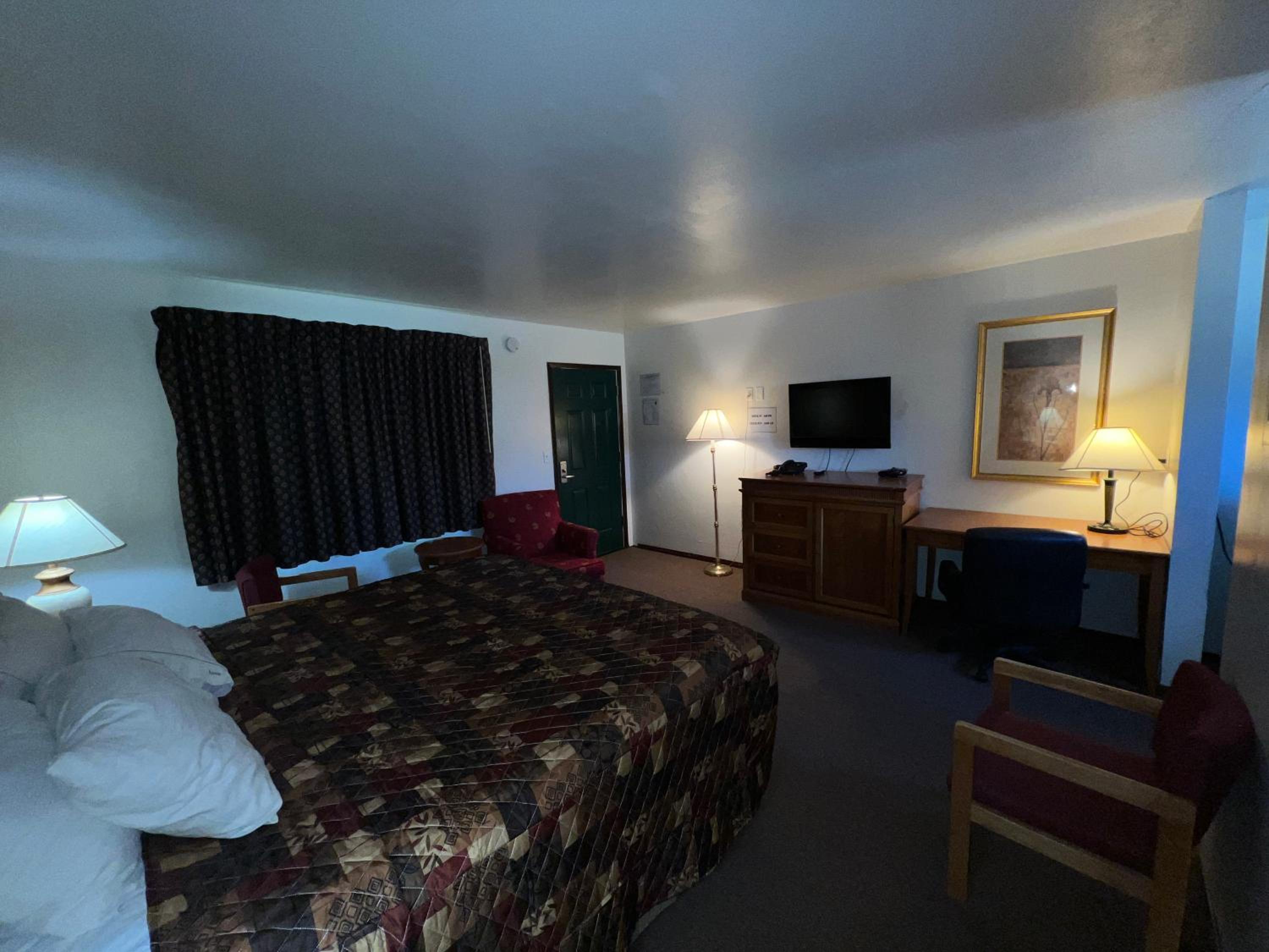 Standard King Room photo 1