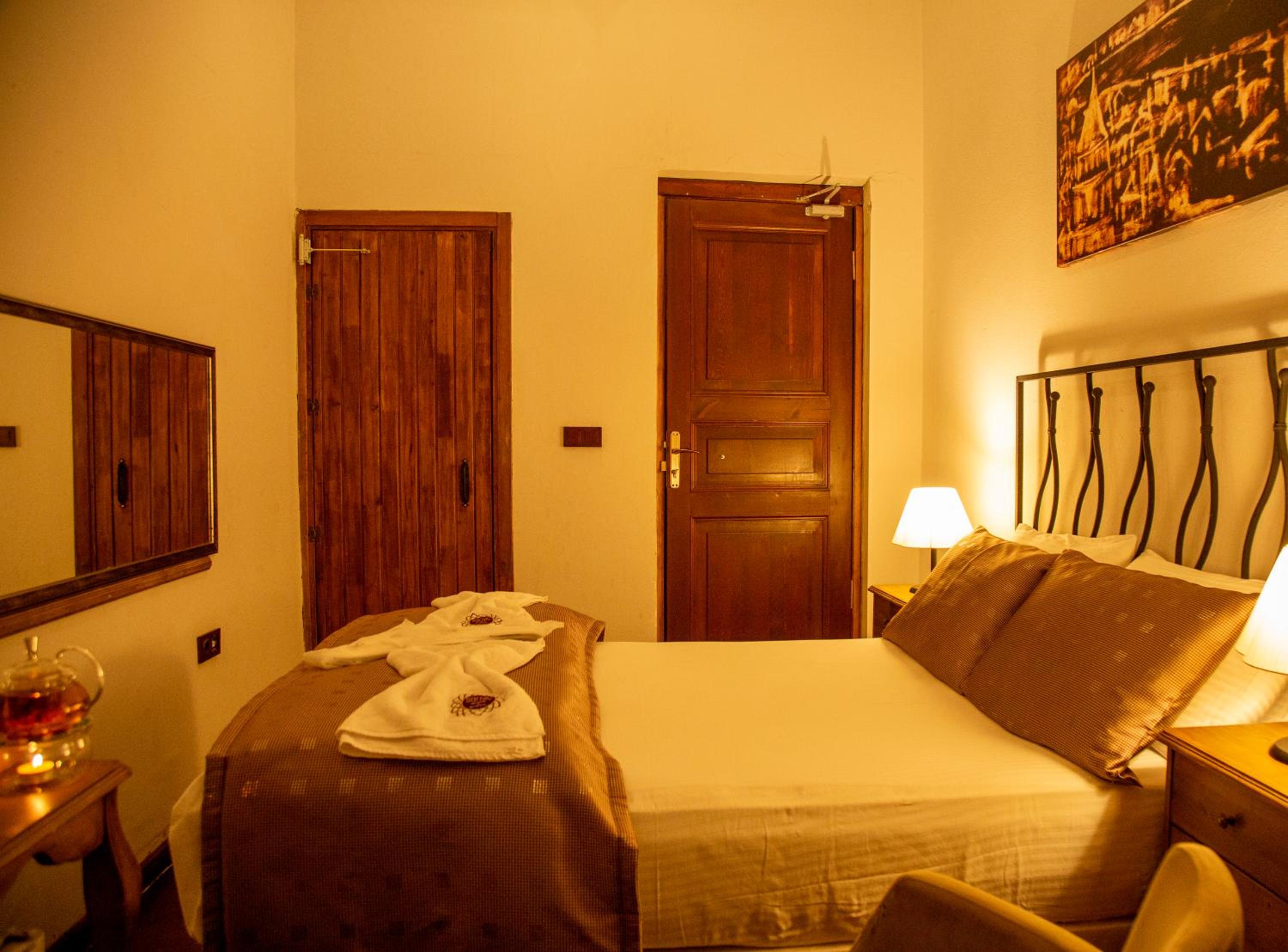 Basic Double Room photo 3