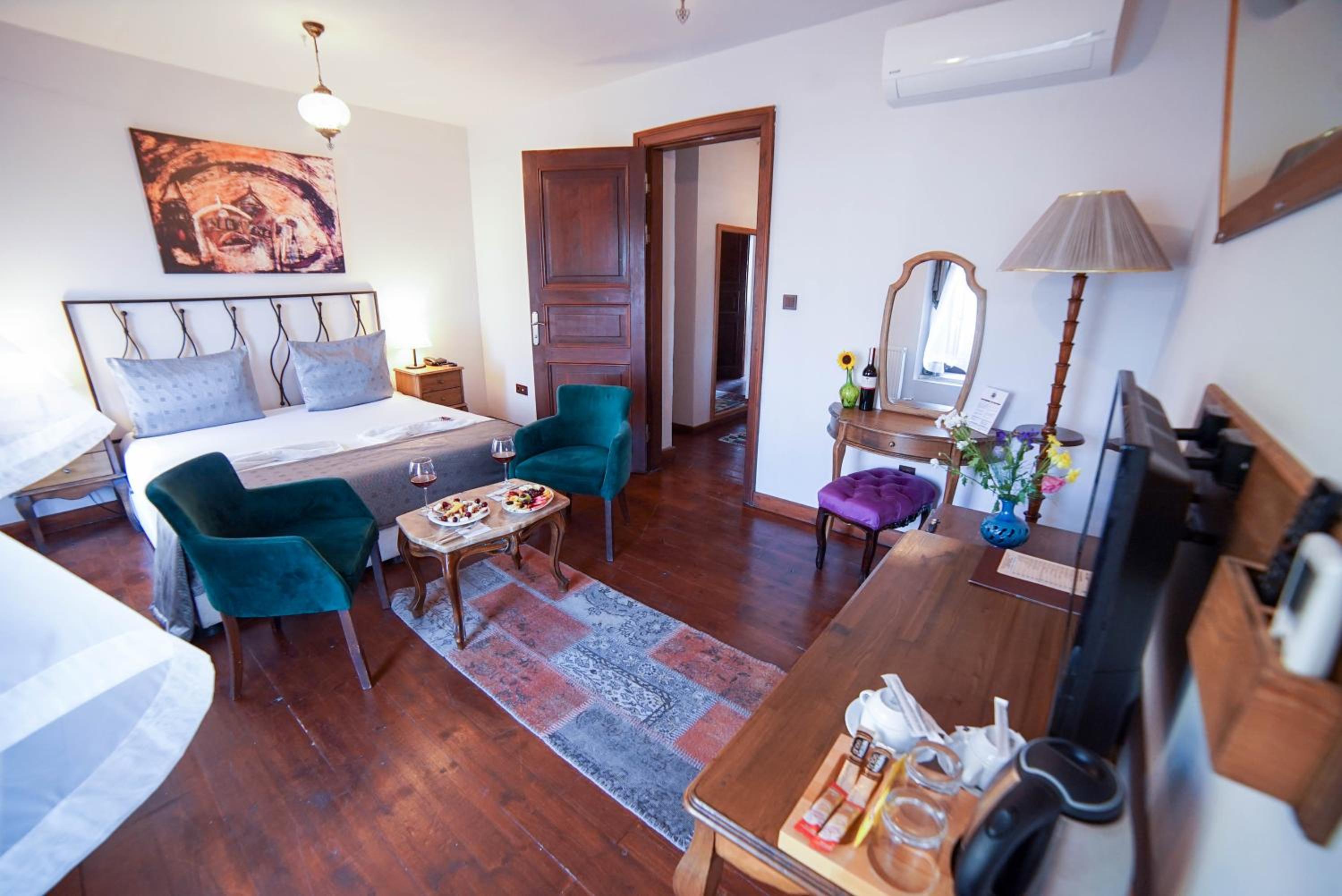 Suite with Terrace photo 2