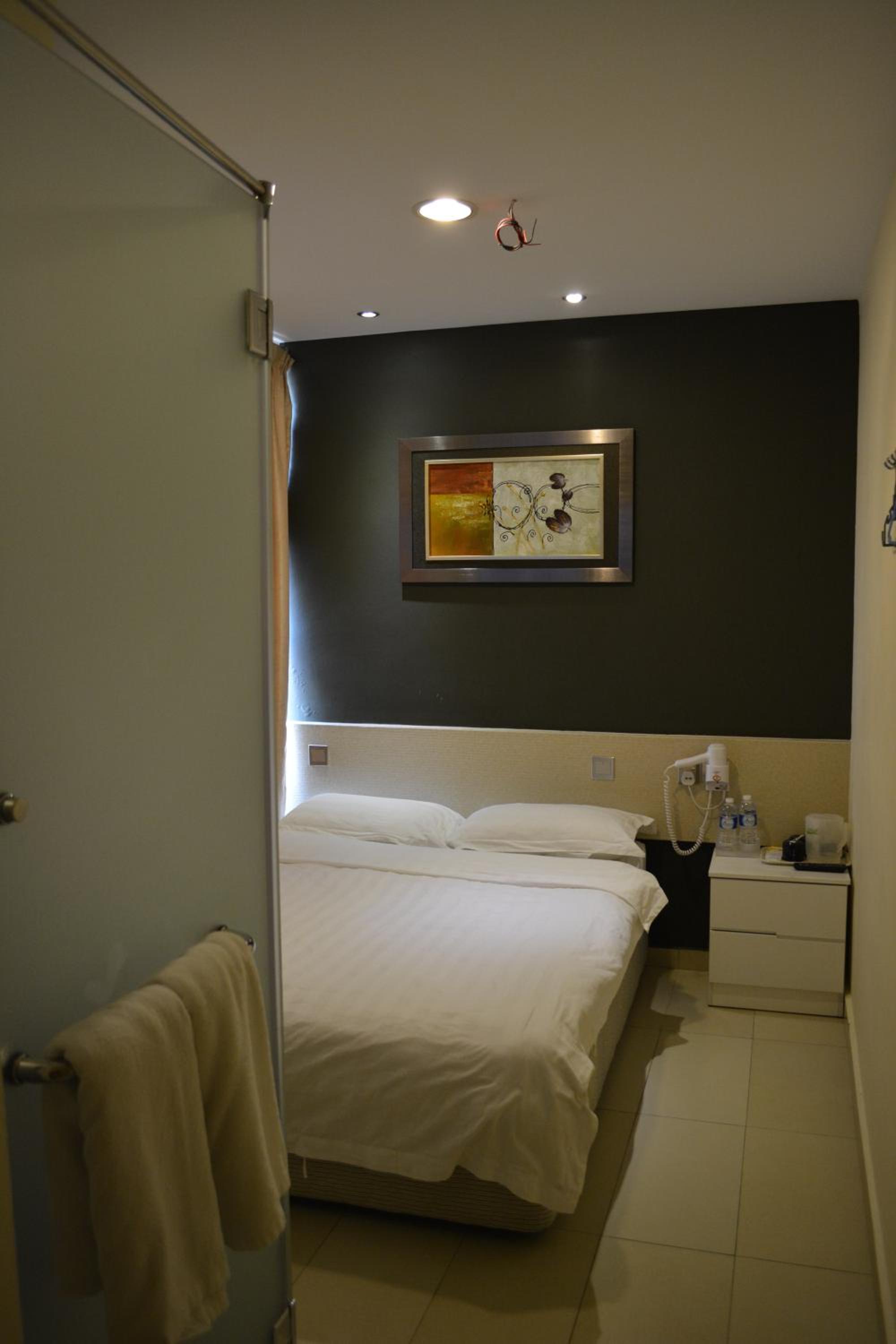 Standard Double Room - Photo 8