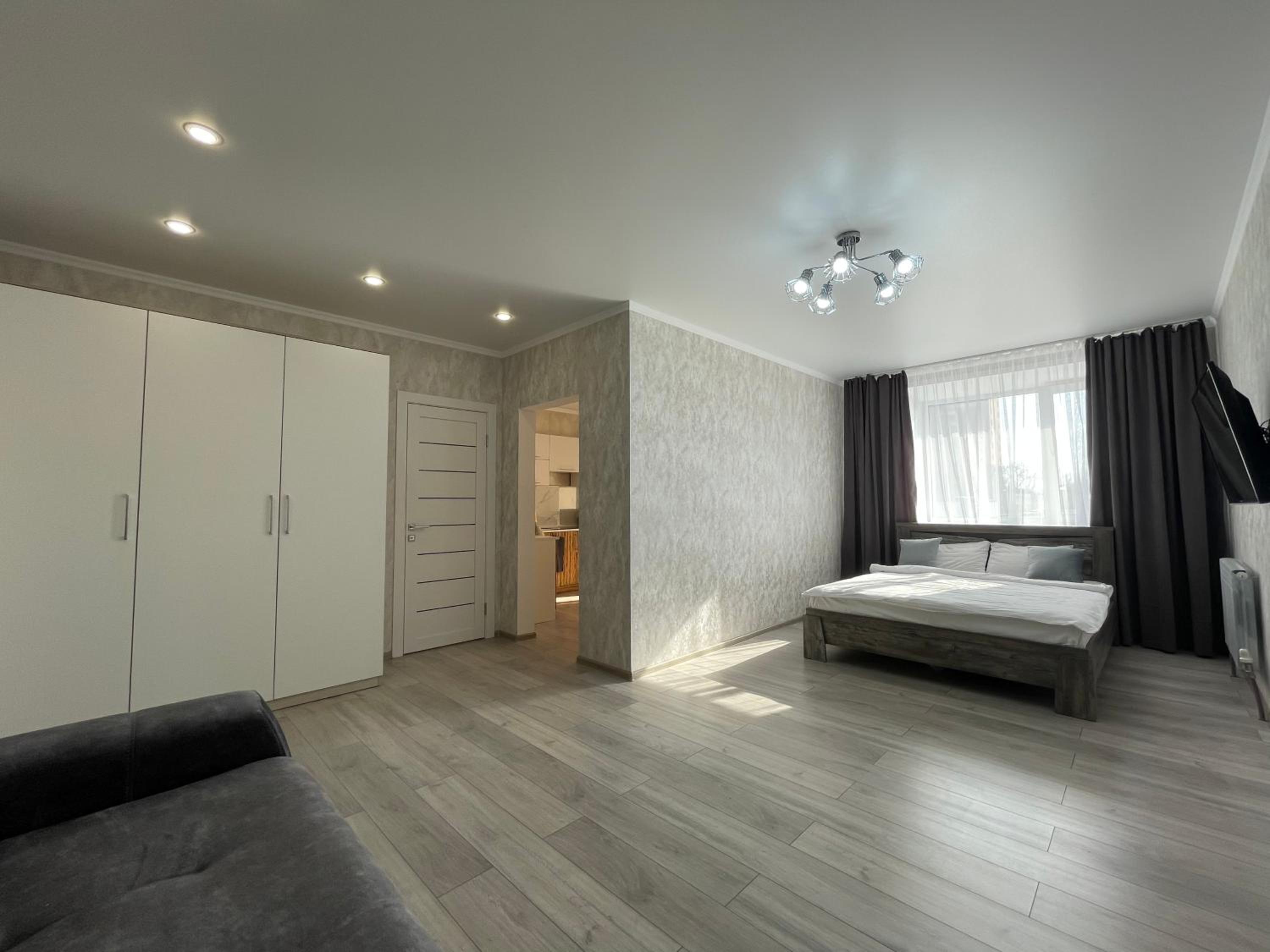 One-Bedroom Apartment photo 1