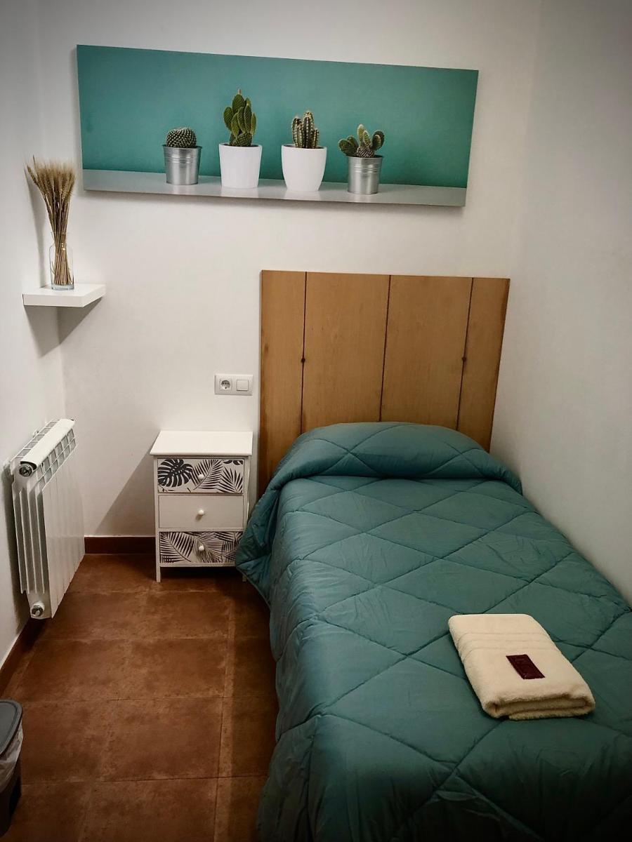 Standard Single Room with Shared Bathroom photo 1