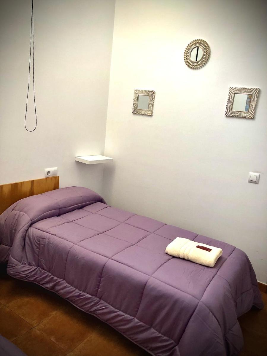 Twin Room with Shared Bathroom photo 2