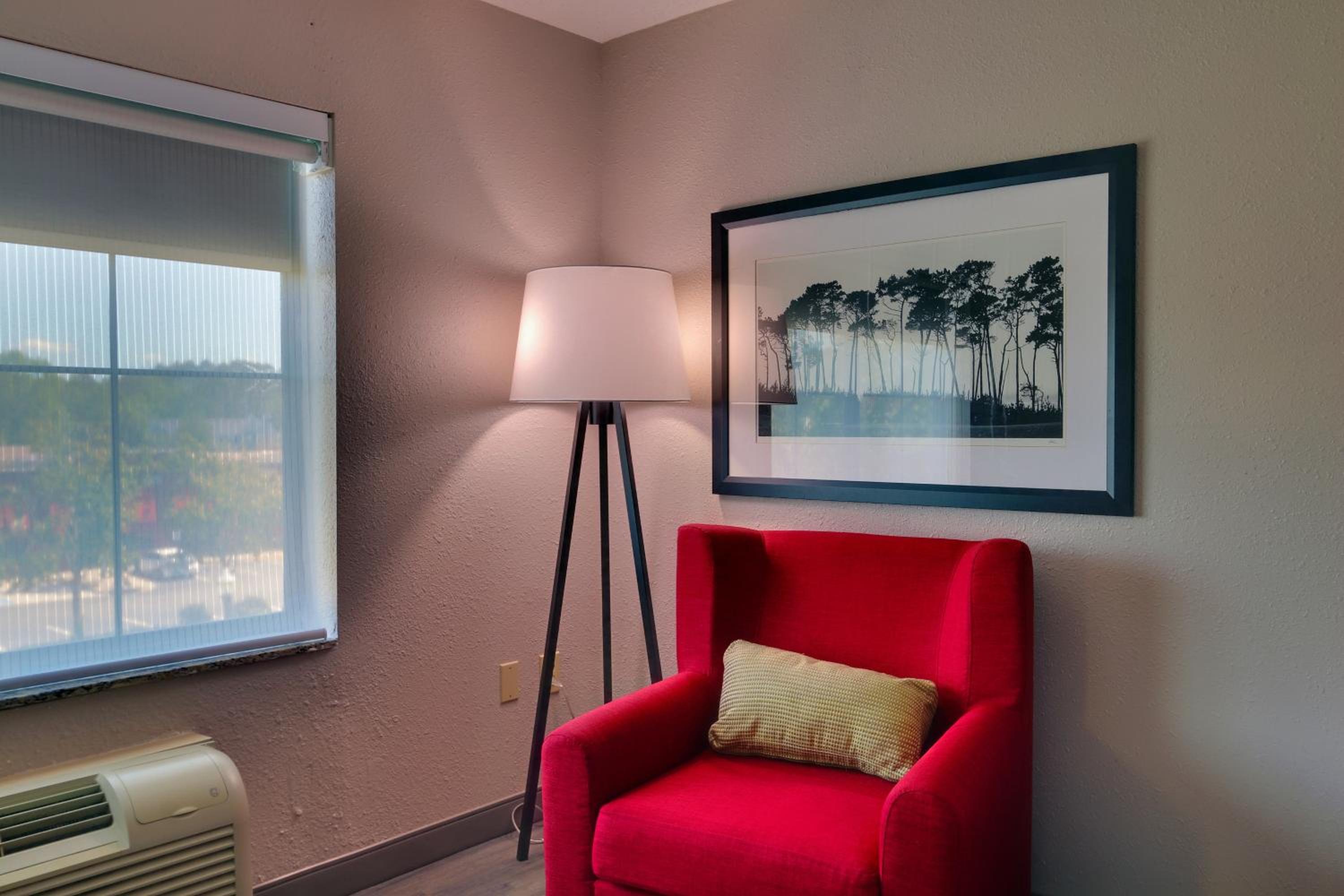 Studio Suite with Two Queen Beds - Non-Smoking - Photo 2