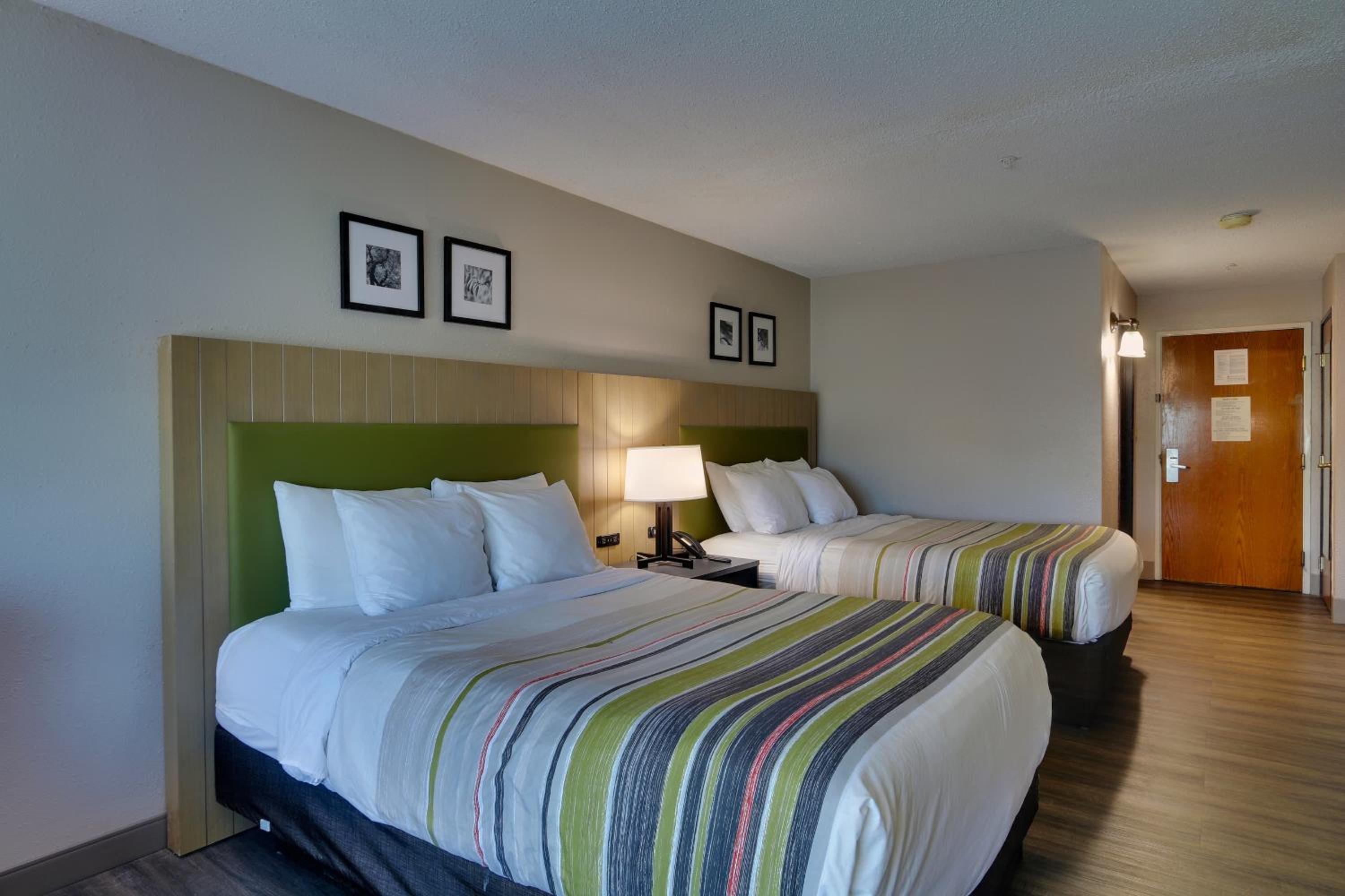 Studio Suite with Two Queen Beds - Non-Smoking - Photo 1