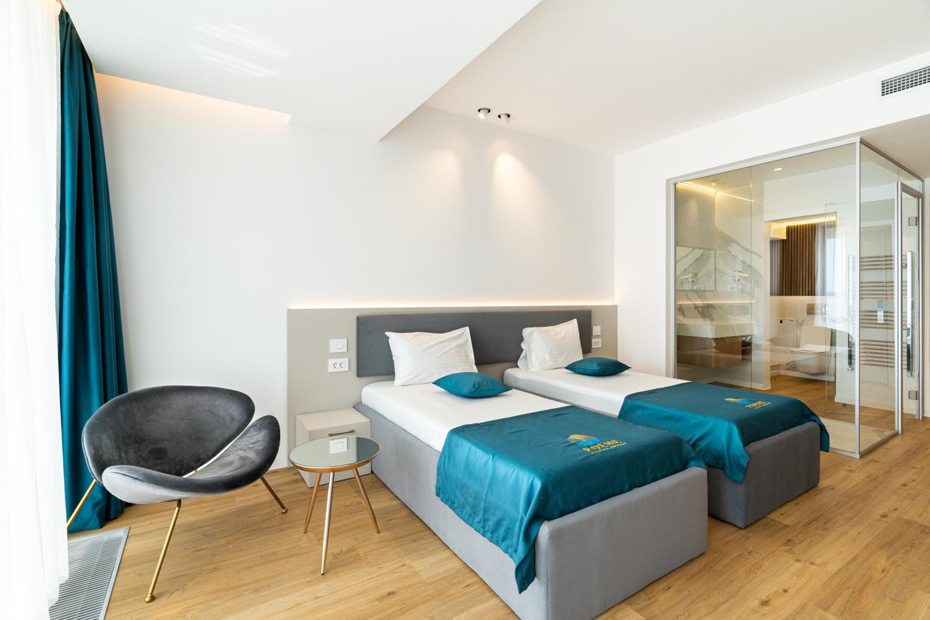 Comfort Plus Double or Twin Room with Lake View photo 2