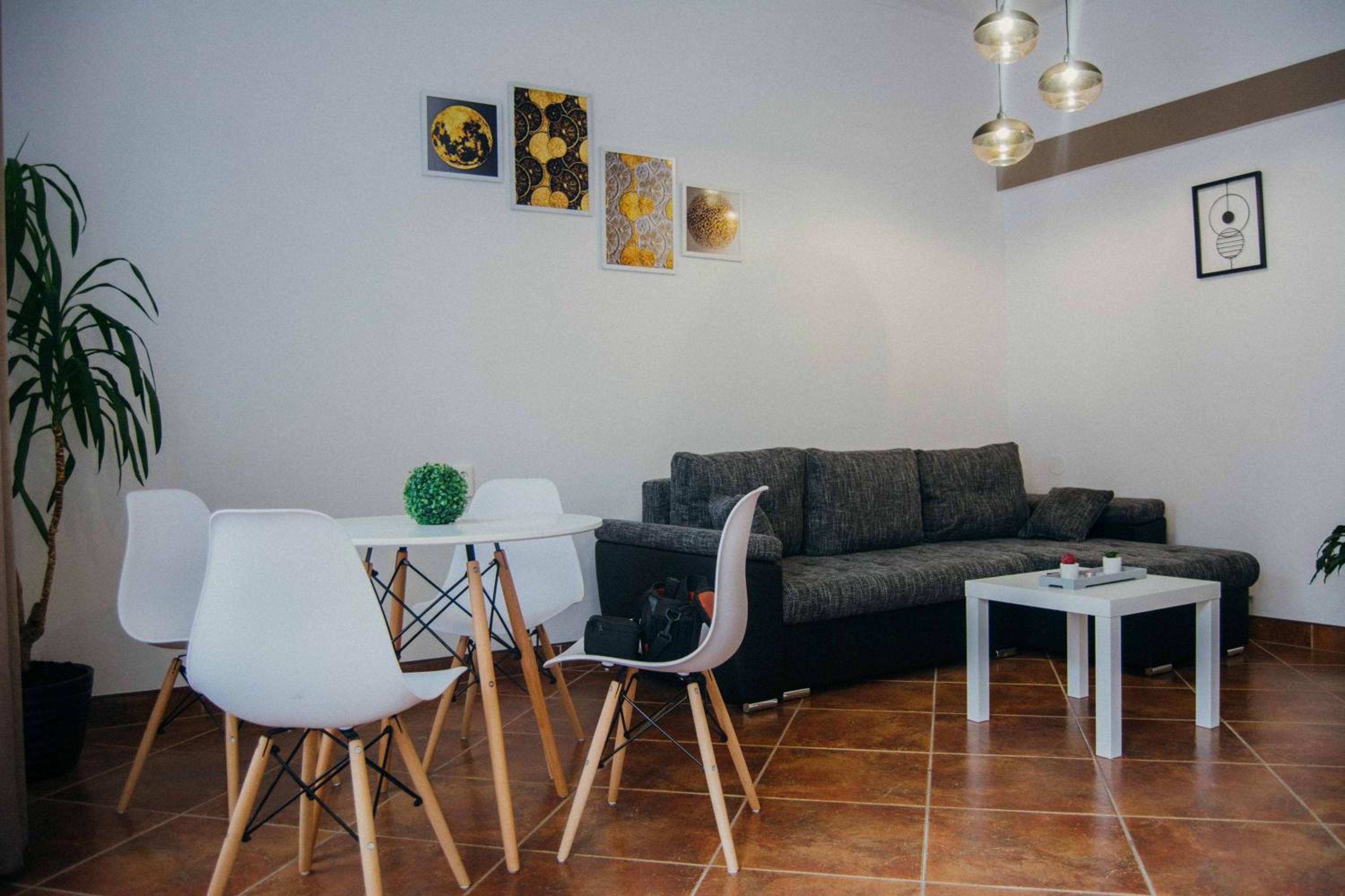 One-Bedroom Apartment - Photo 18