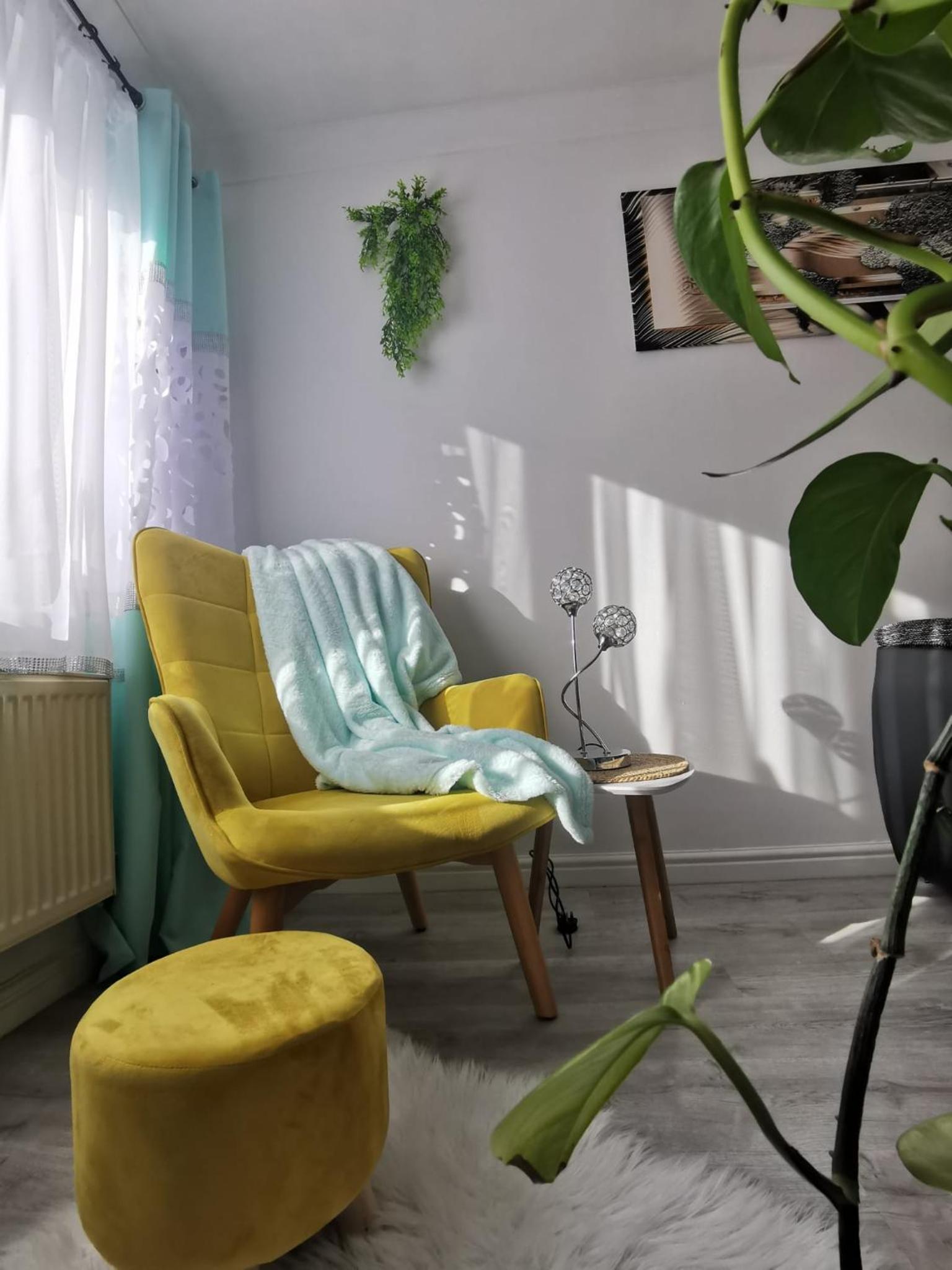 Two-Bedroom House - Photo 2
