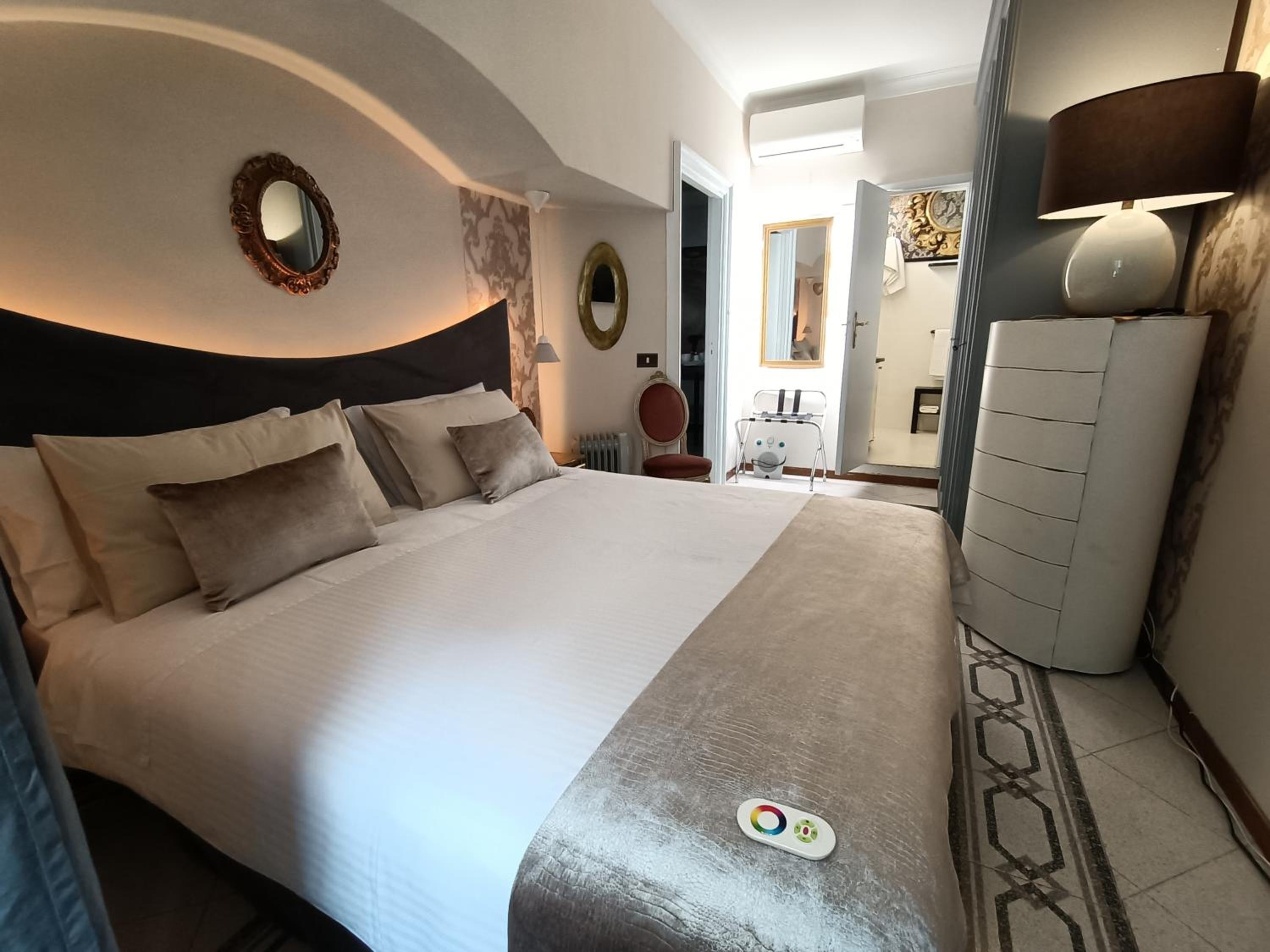 Suite room
