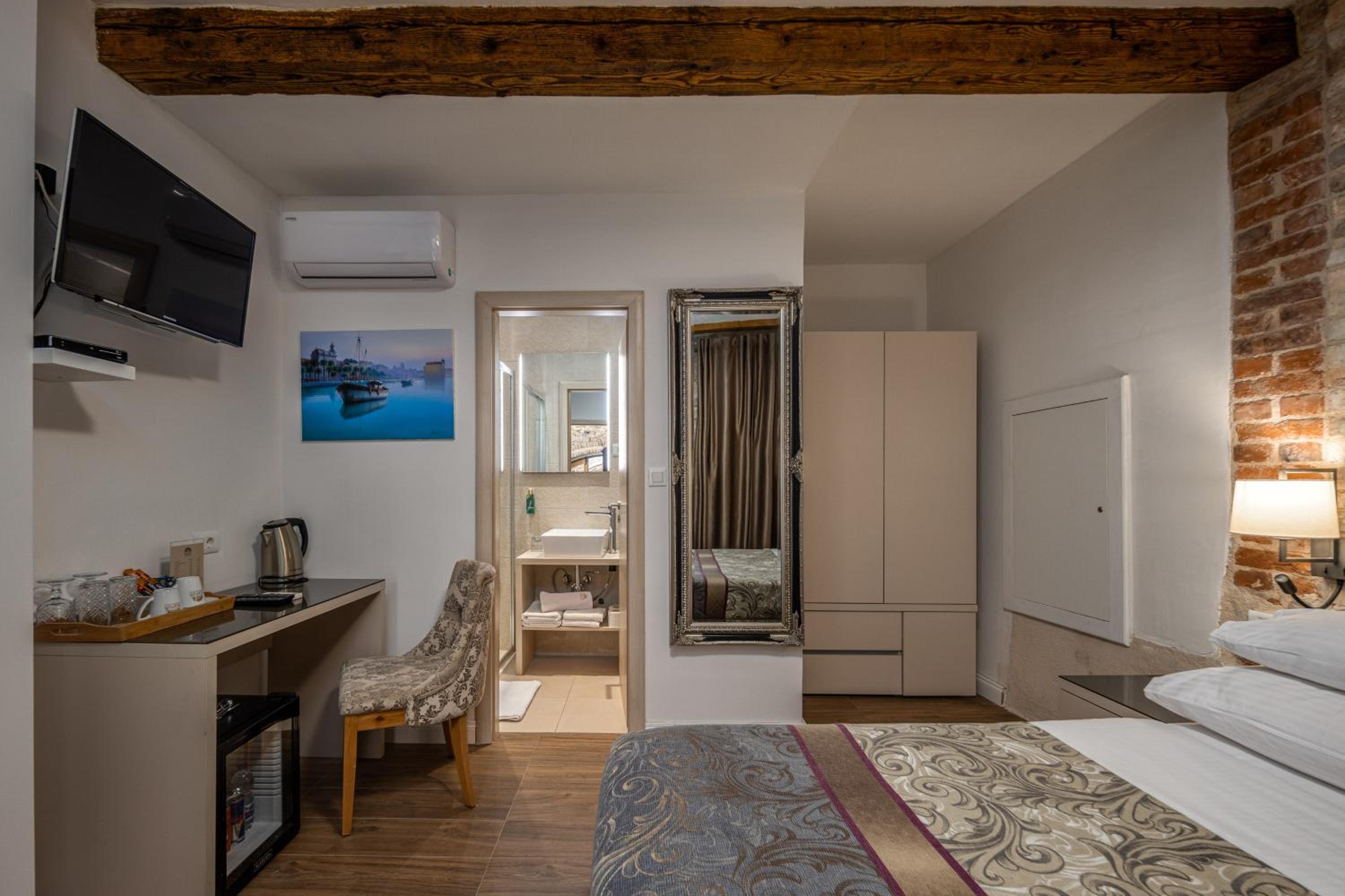Economy Double Room