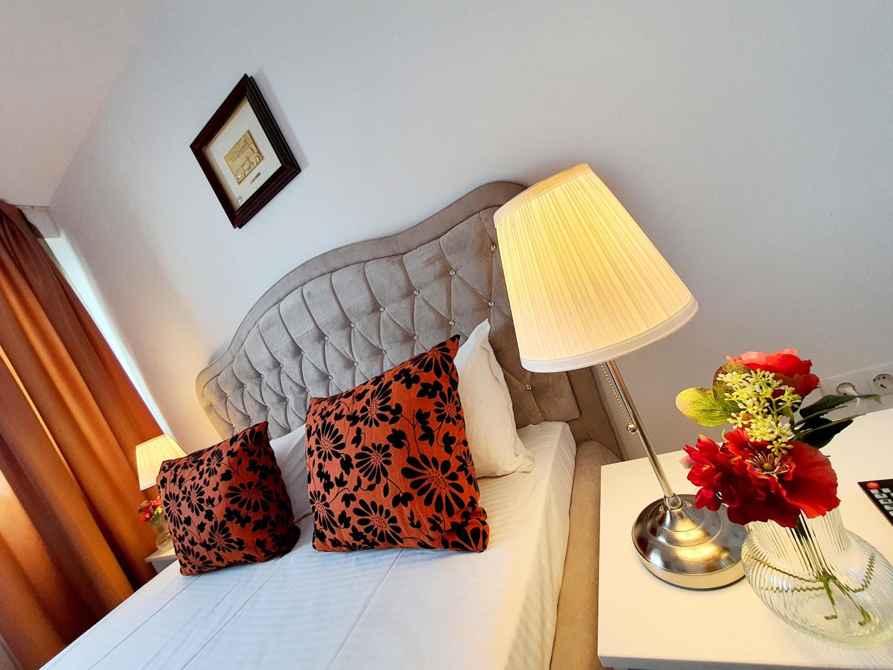 Apartment with Sea View - Photo 3