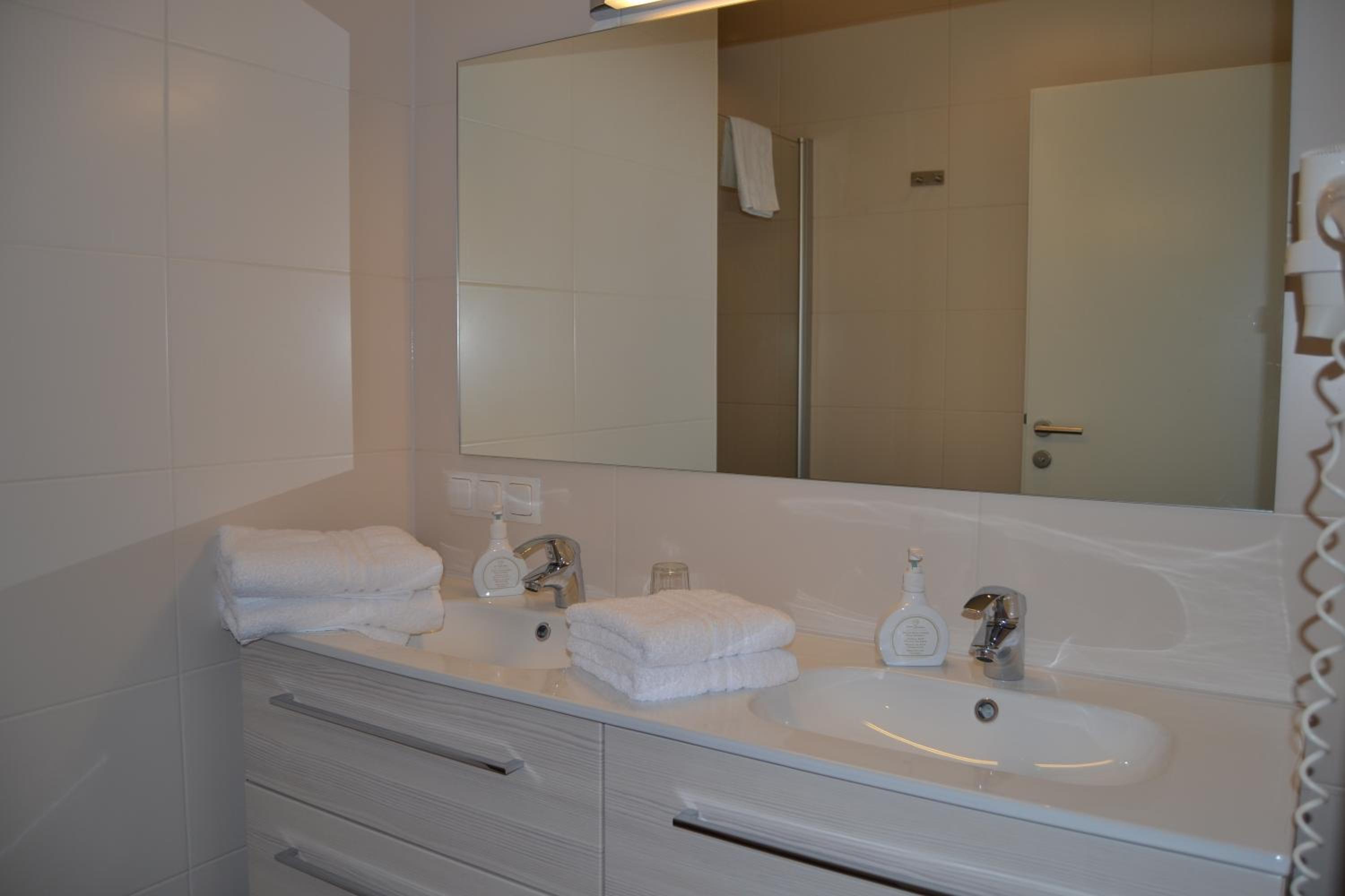 Two-Bedroom Apartment - Photo 5