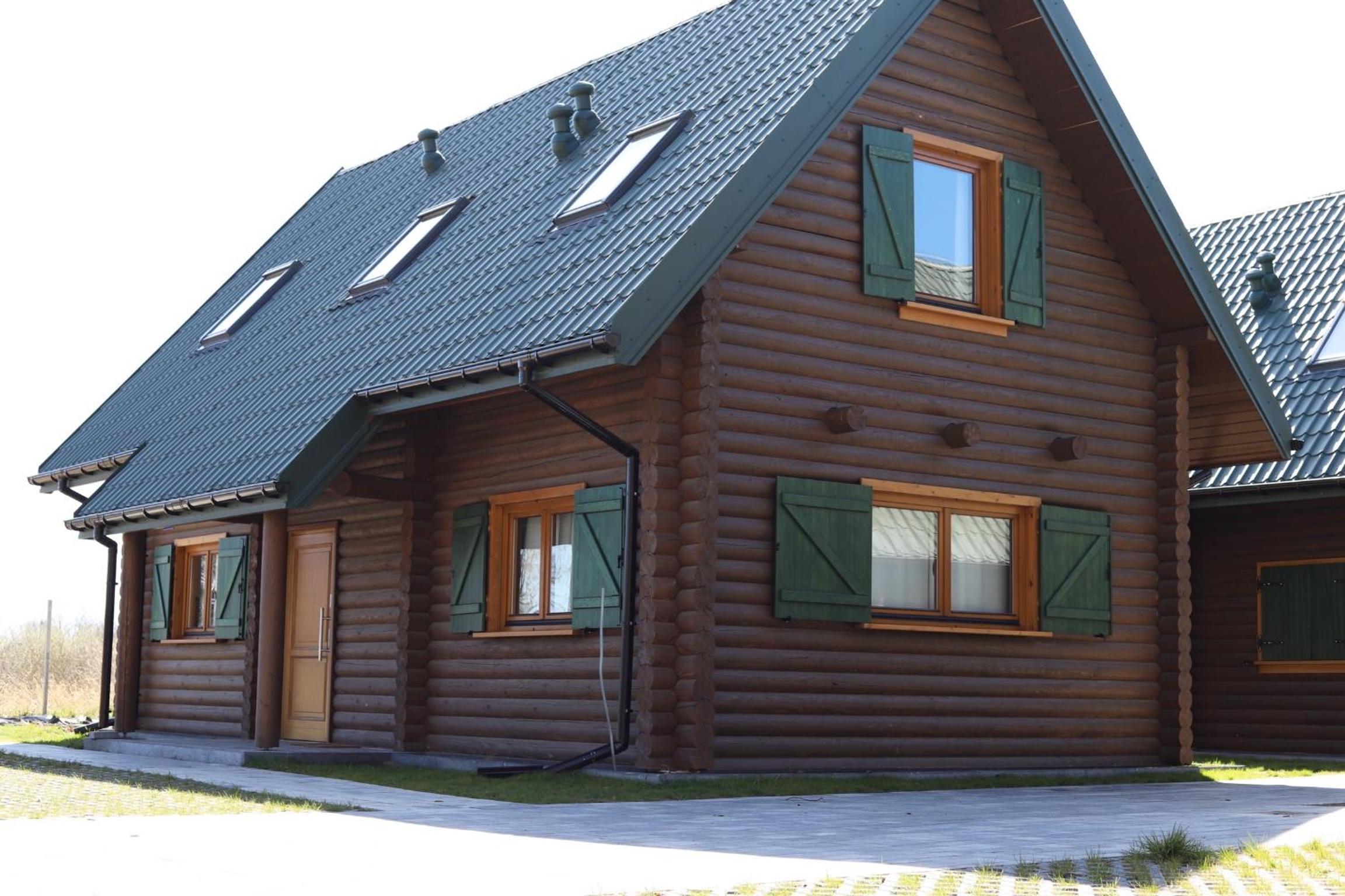 Three-Bedroom House photo 2