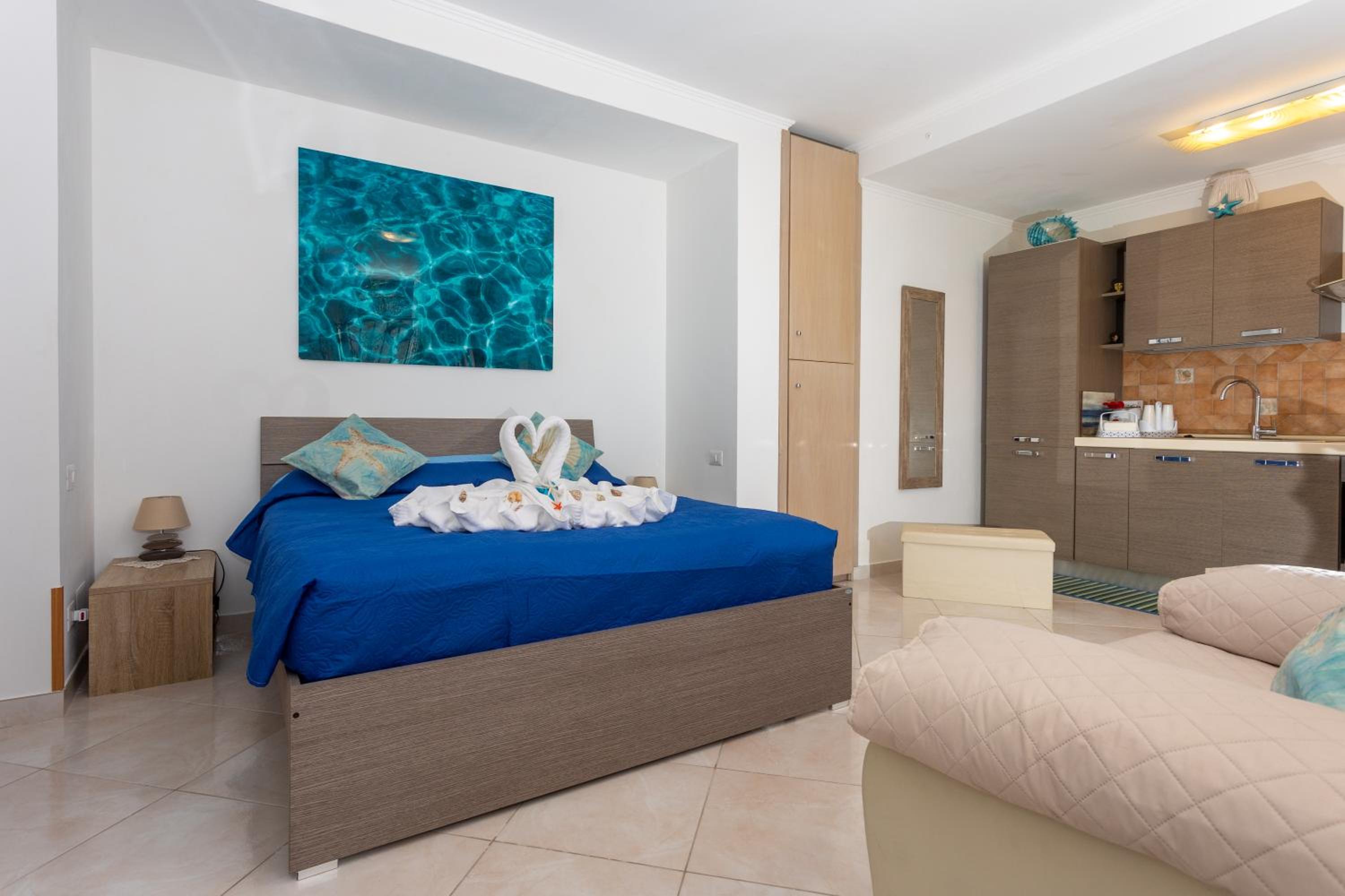 Studio Apartment - Photo 20